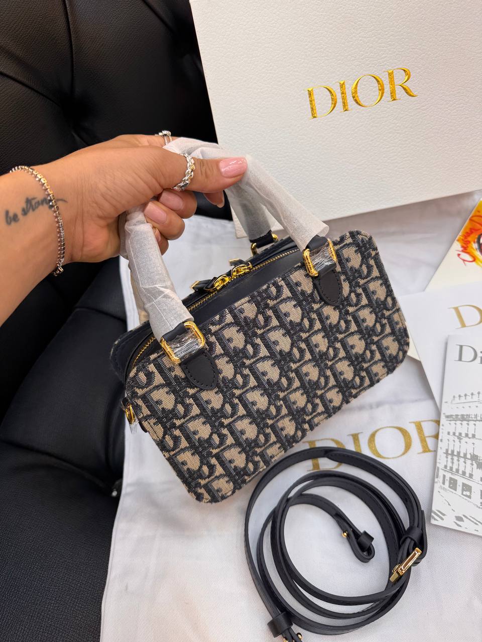 Logo Detaylı İthal Çanta