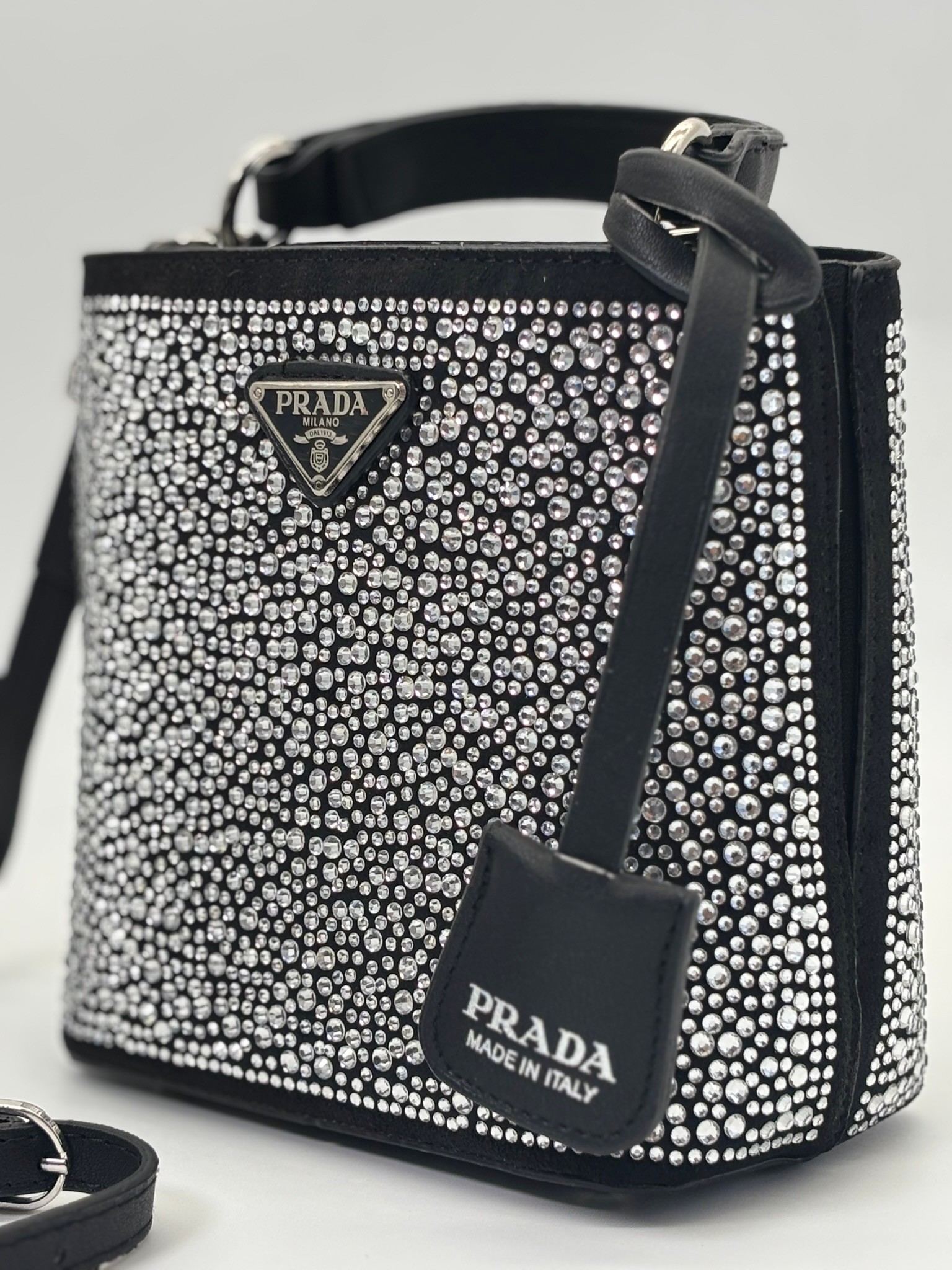 PRADA PAİNER KRİSTALLİ SATEN İTHAL ÇANTA