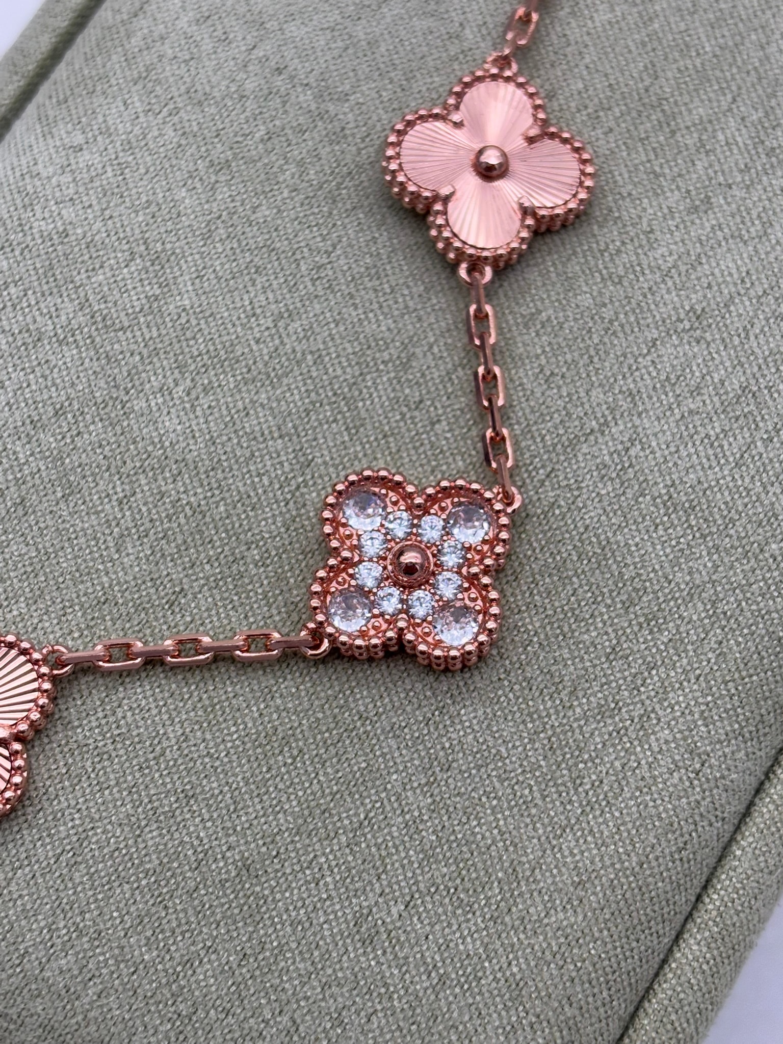 Rose Gold Pırlanta Taşlı İthal Bileklik