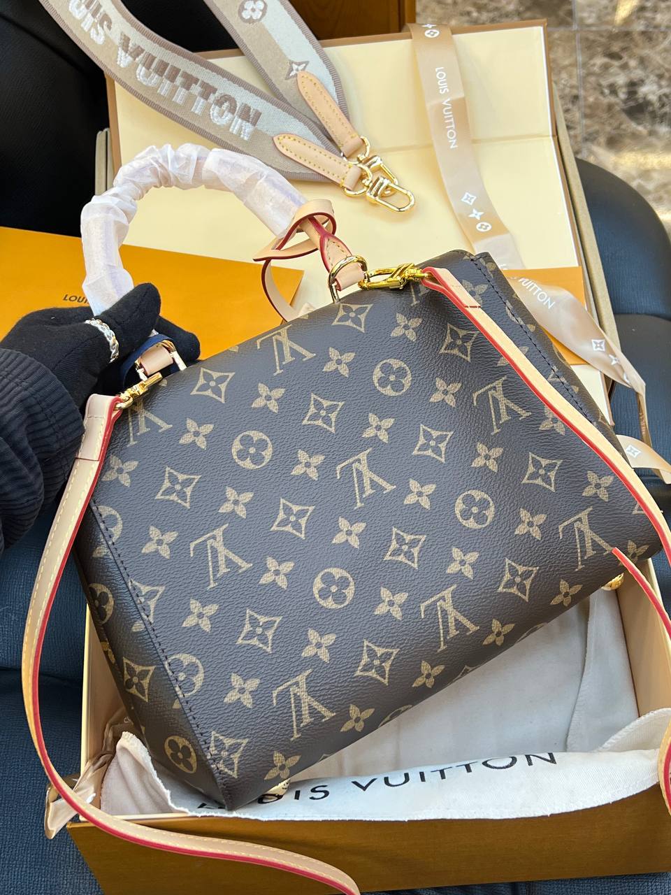 Logo Detaylı İthal Çanta