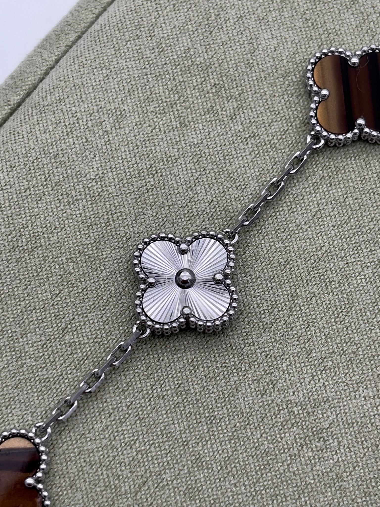 Gümüş Ahşap Taşlı İthal Bileklik