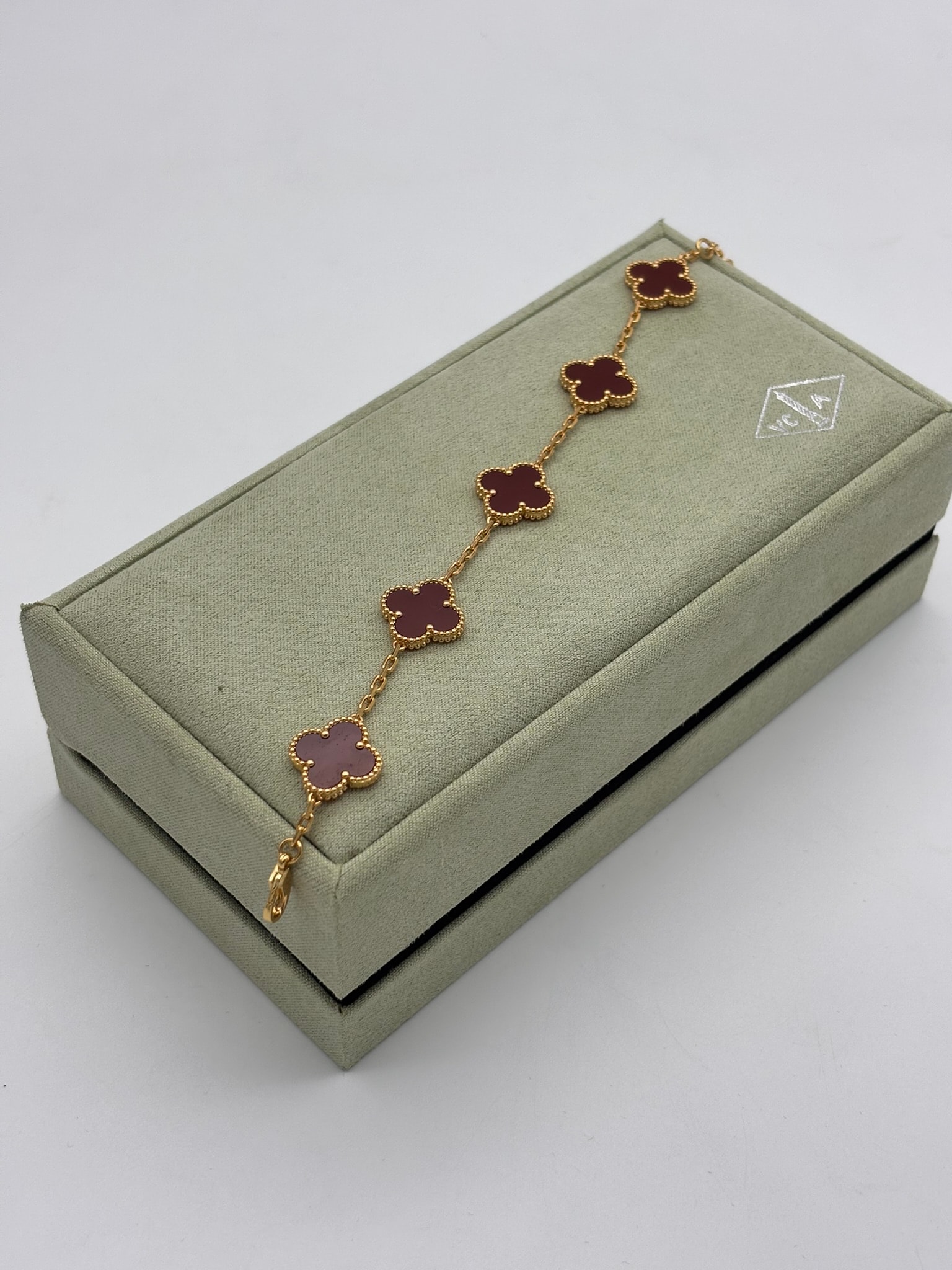 Gold Kırmızı Taşlı İthal Bileklik