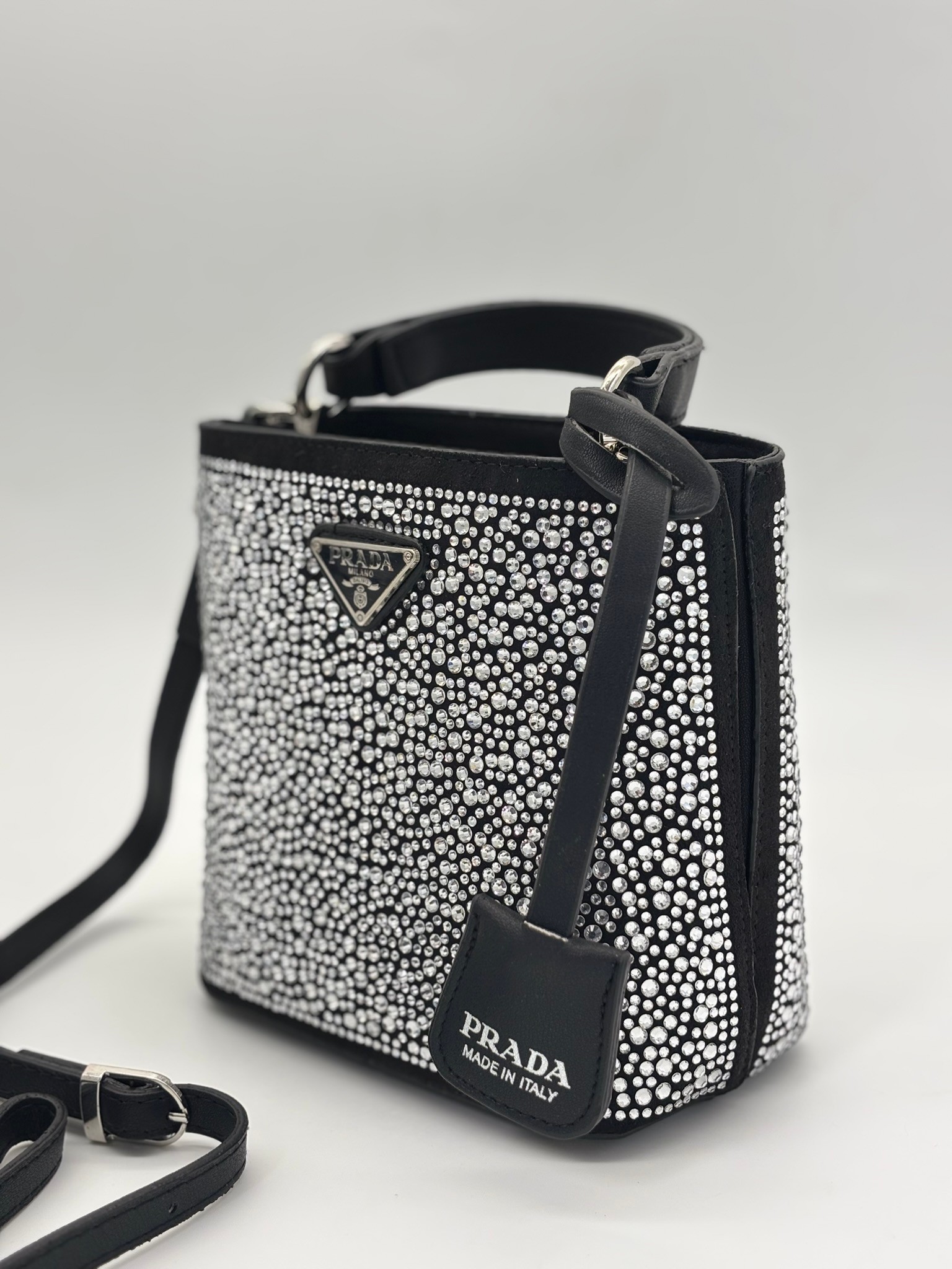 PRADA PAİNER KRİSTALLİ SATEN İTHAL ÇANTA