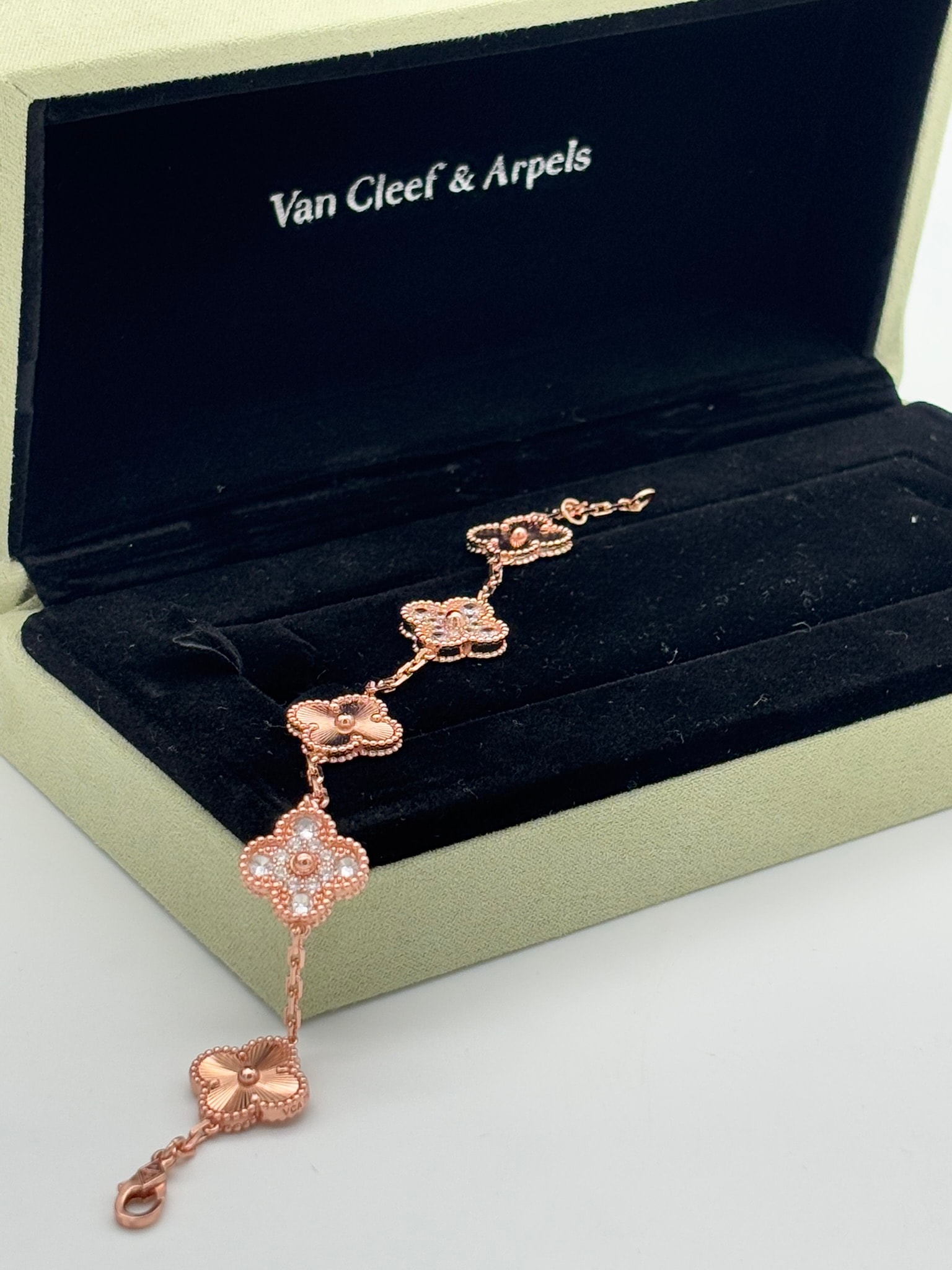 Rose Gold Pırlanta Taşlı İthal Bileklik