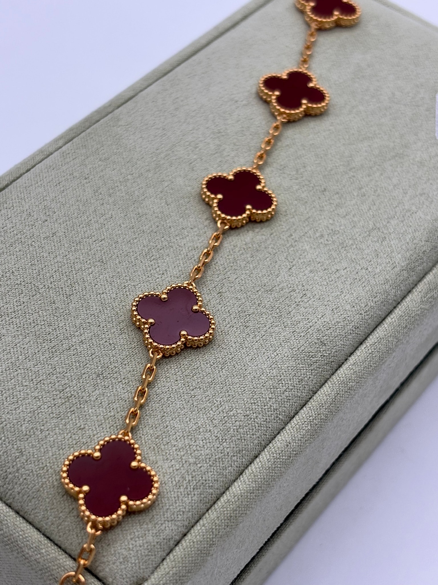 Gold Kırmızı Taşlı İthal Bileklik