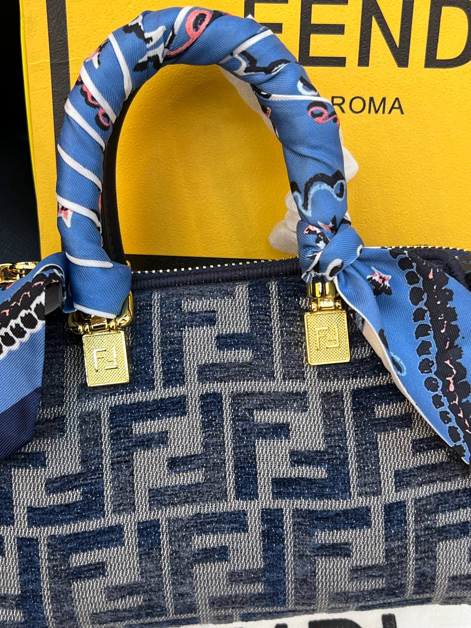 Logo Detaylı İthal Çanta