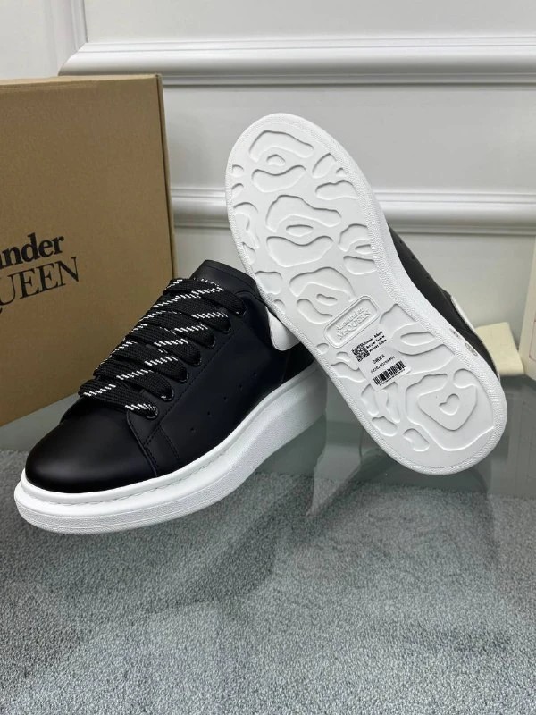 Oversize Siyah Deri Sneaker
