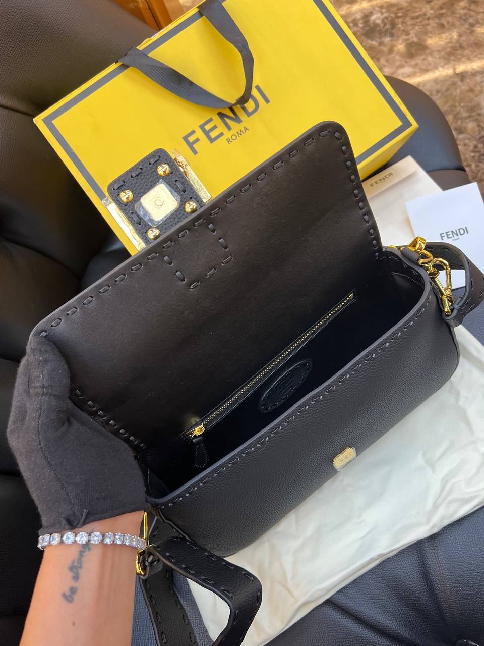 Logo Detaylı İthal Çanta