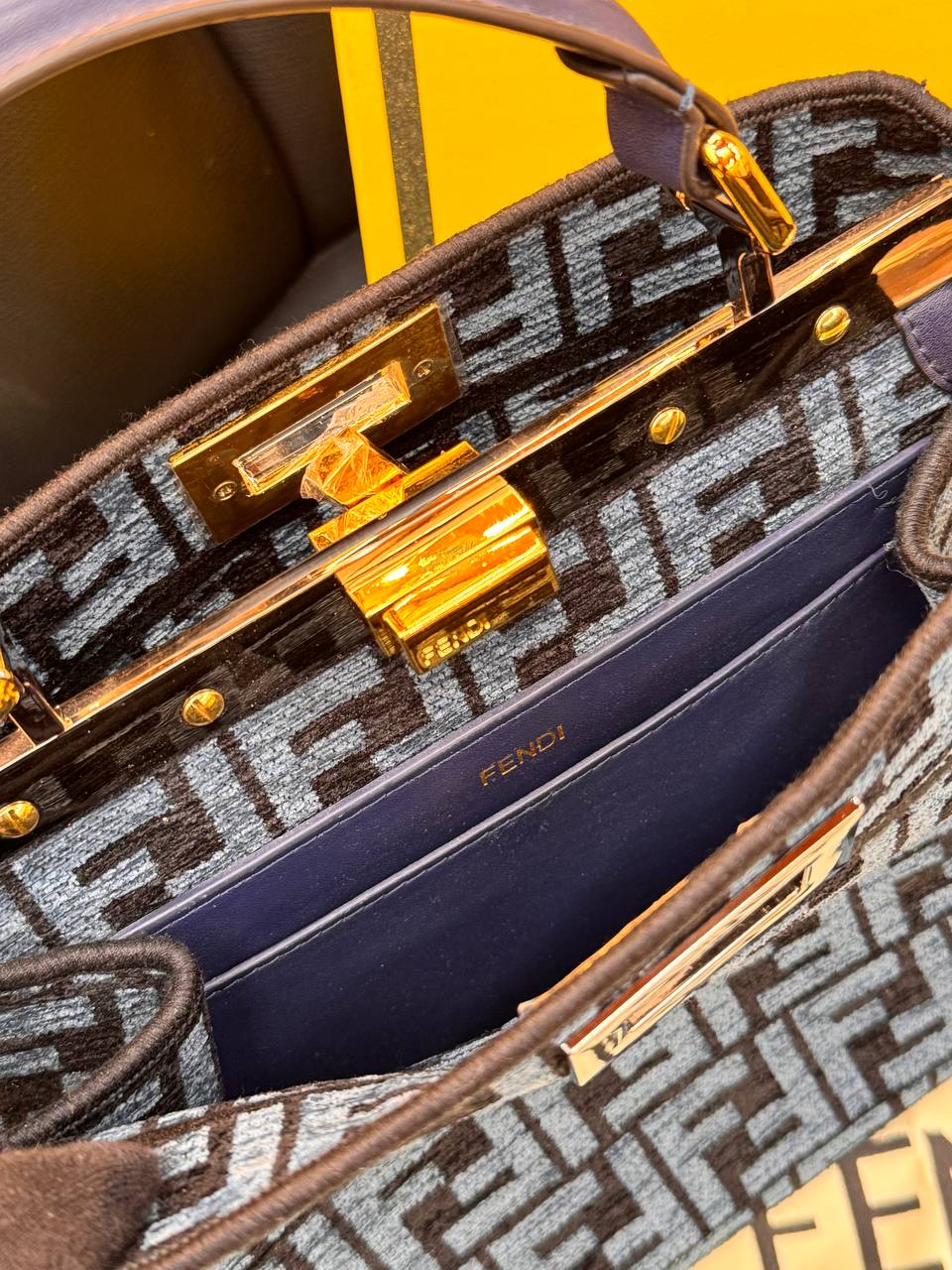 Logo Detaylı İthal Çanta