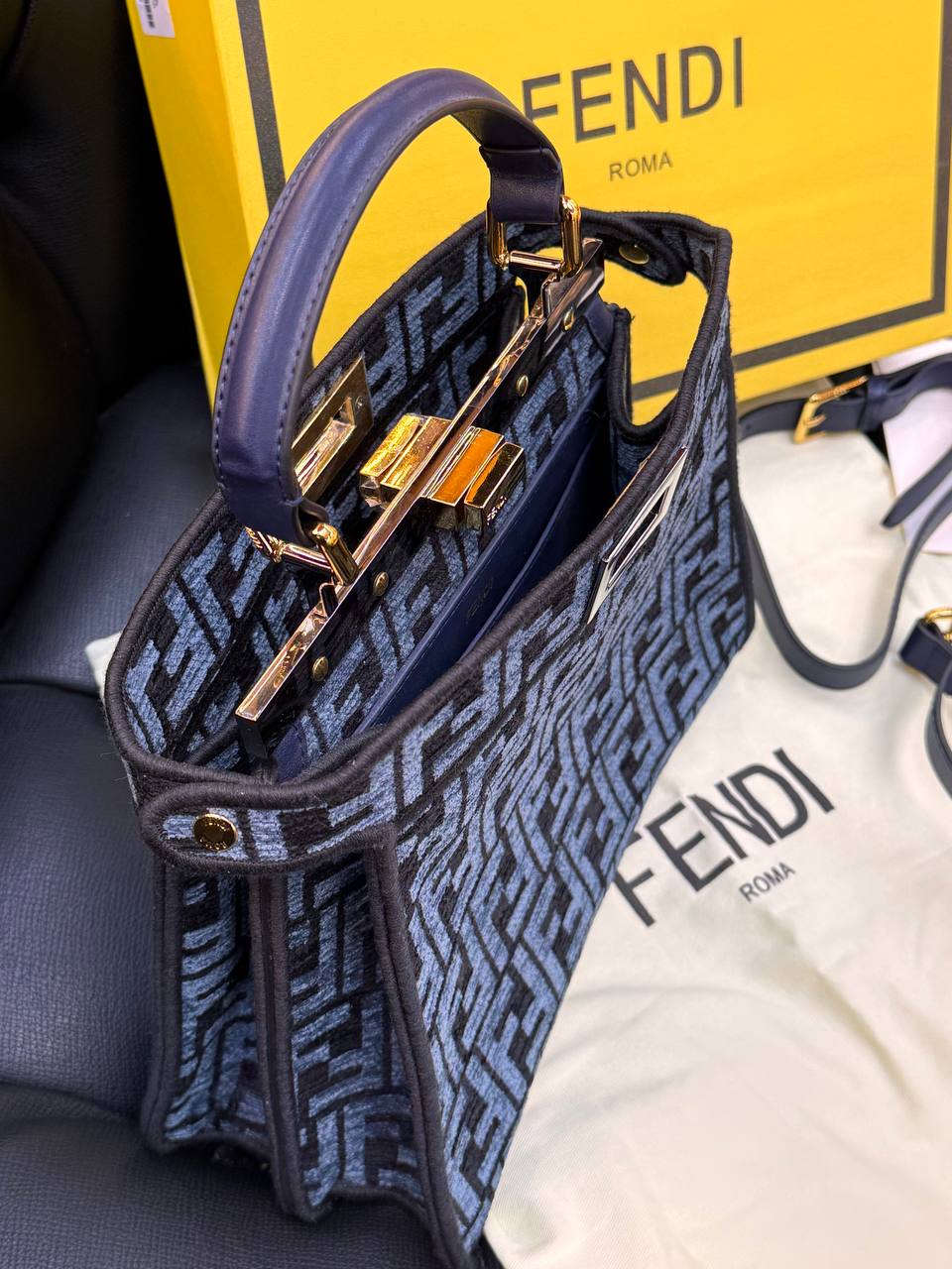 Logo Detaylı İthal Çanta