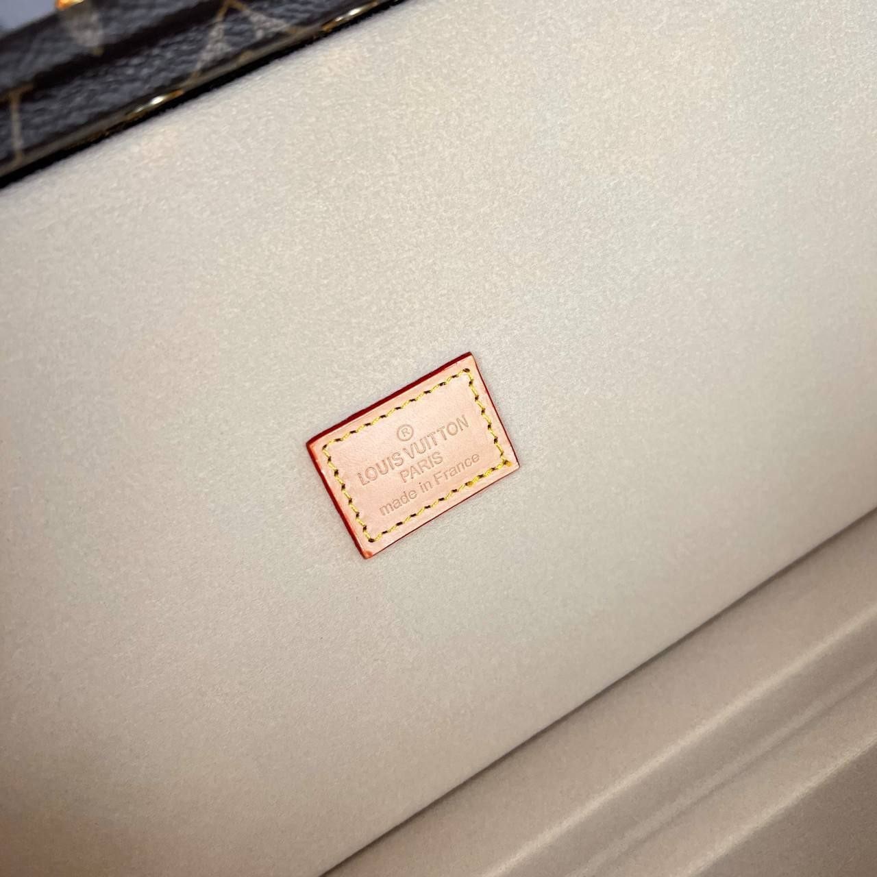 Logo Detaylı İthal Saat Kutusu