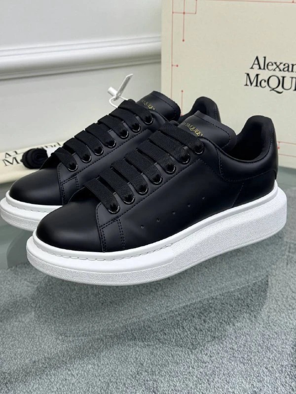 Oversize Siyah Deri Sneaker