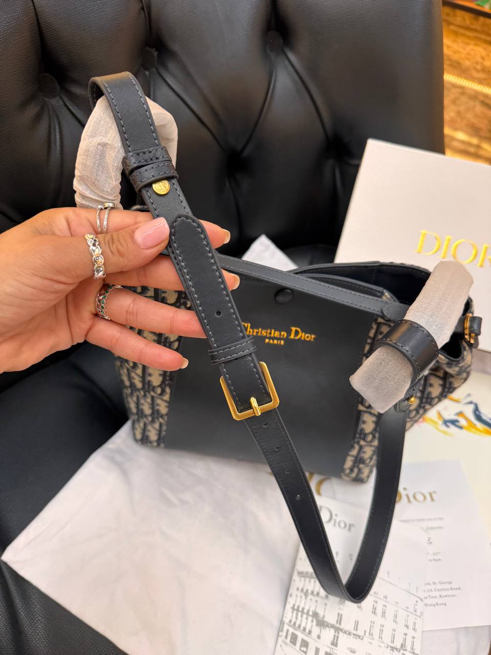 Logo Detaylı İthal Çanta