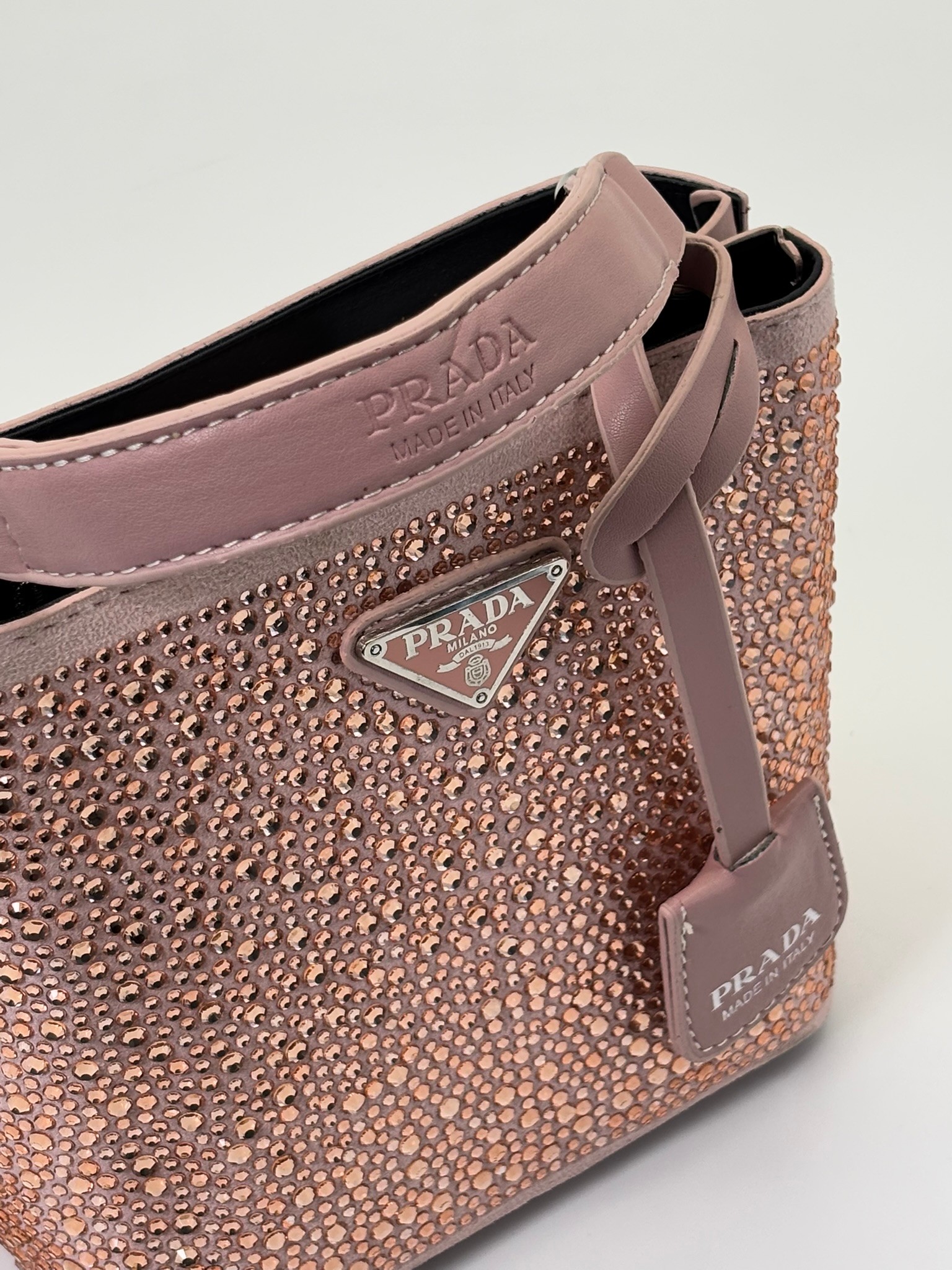PRADA PAİNER PEMBE KRİSTALLİ SATEN İTHAL ÇANTA