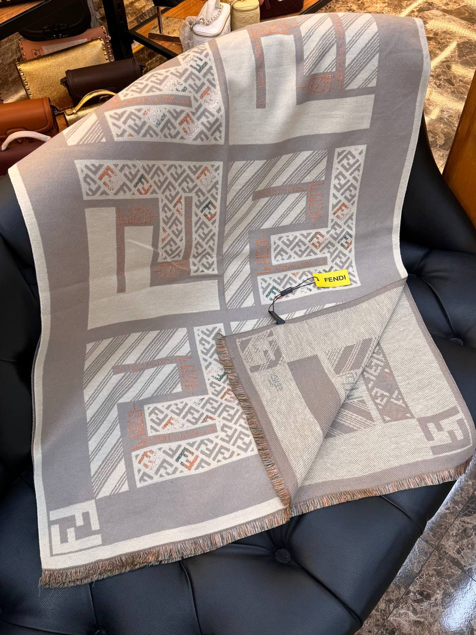 Logo Detaylı İthal Şal