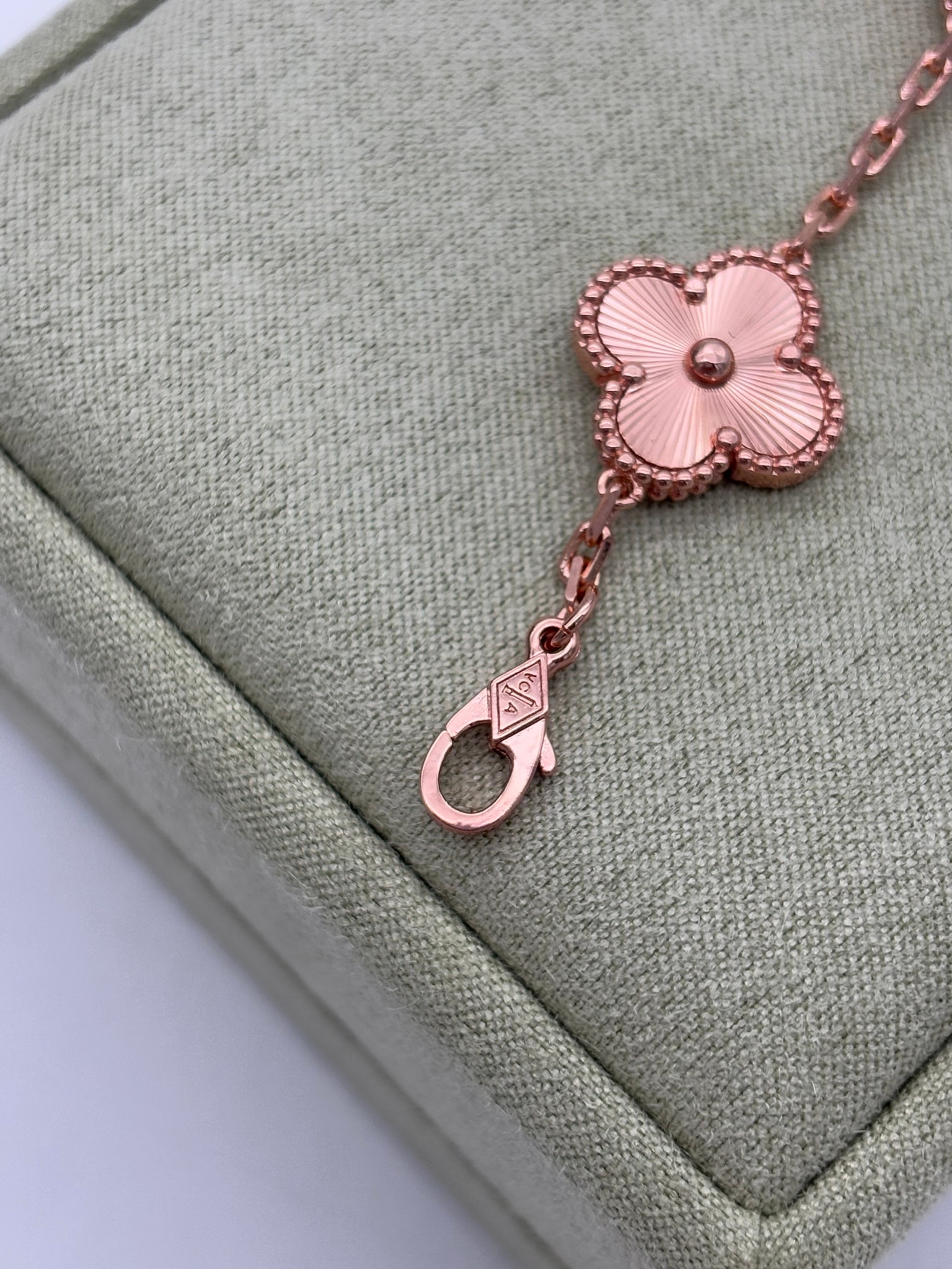 Rose Gold Pırlanta Taşlı İthal Bileklik