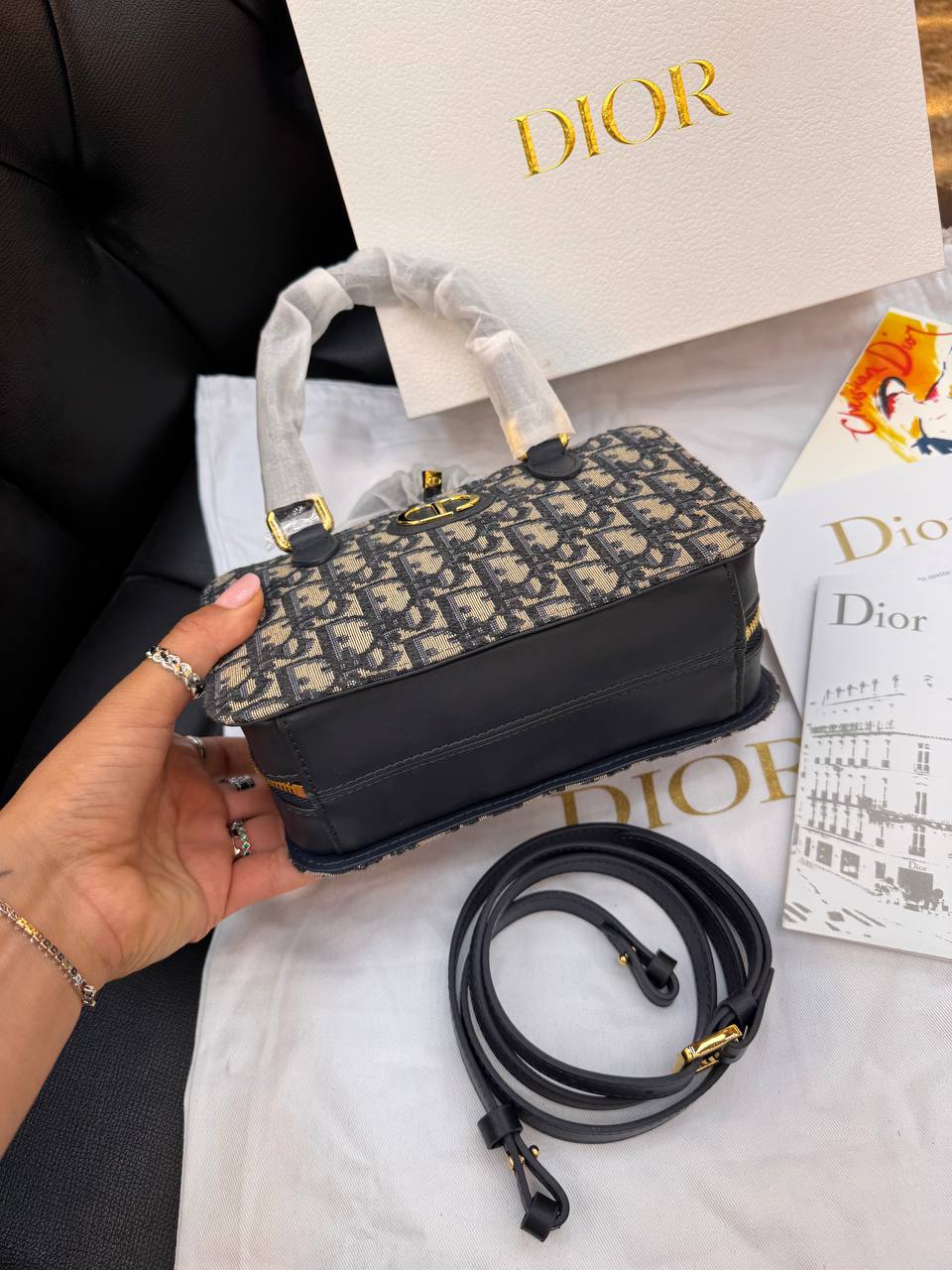 Logo Detaylı İthal Çanta