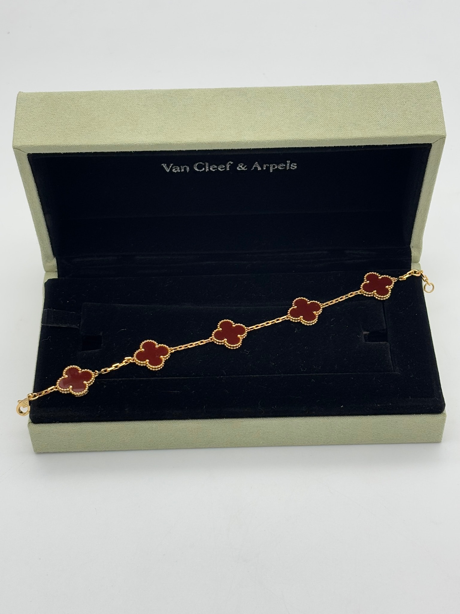 Gold Kırmızı Taşlı İthal Bileklik