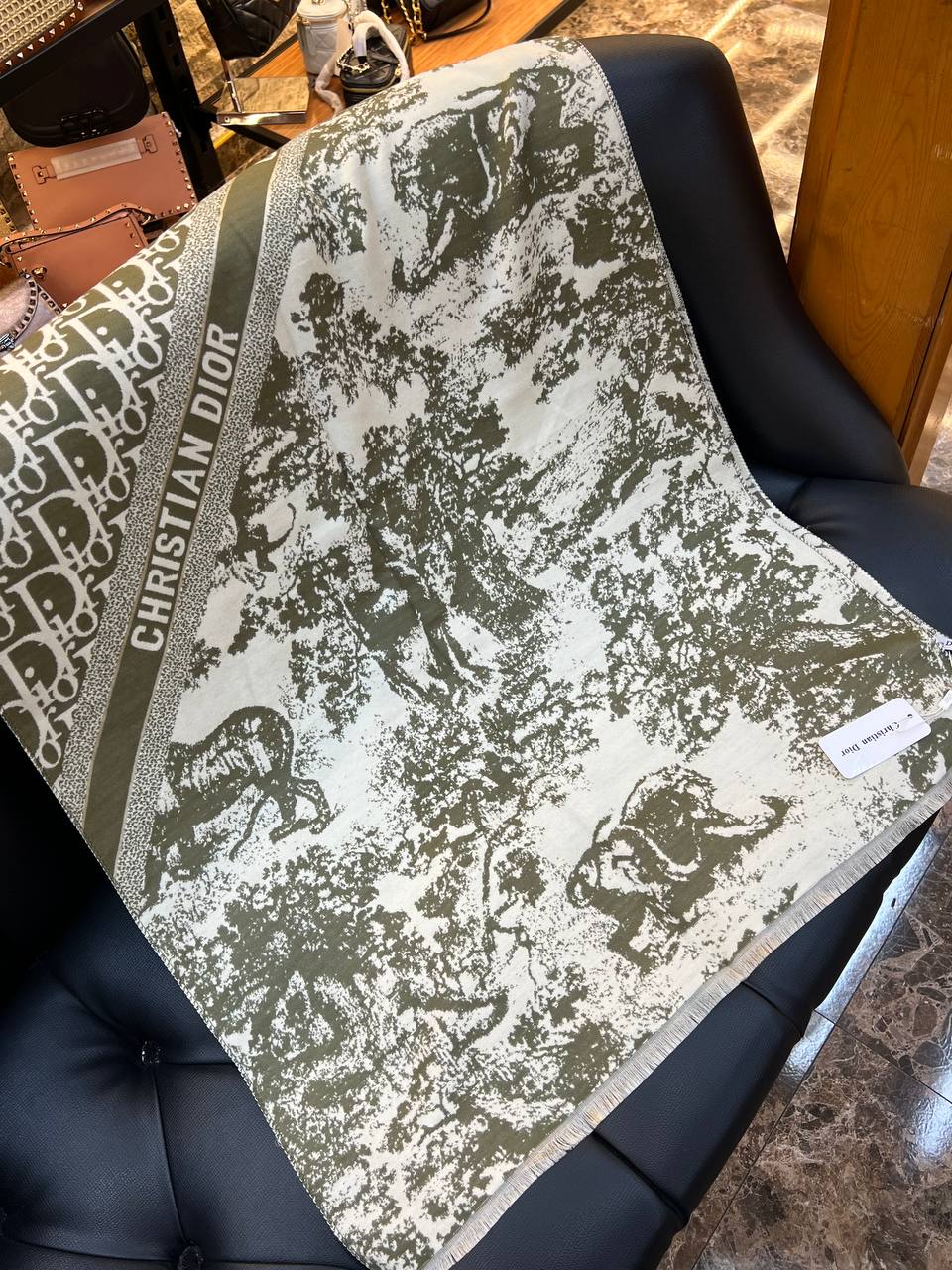 Logo Detaylı İthal Şal