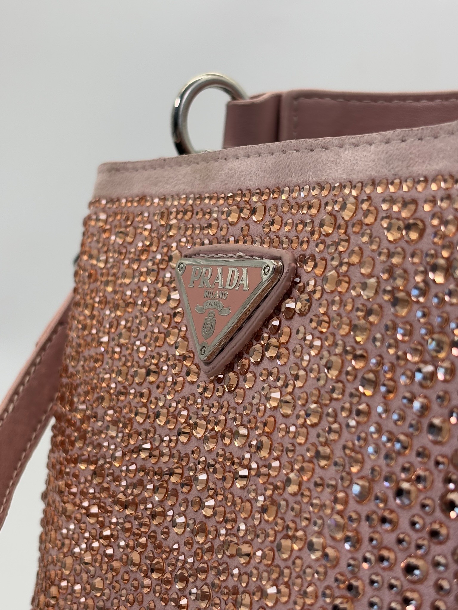 PRADA PAİNER PEMBE KRİSTALLİ SATEN İTHAL ÇANTA