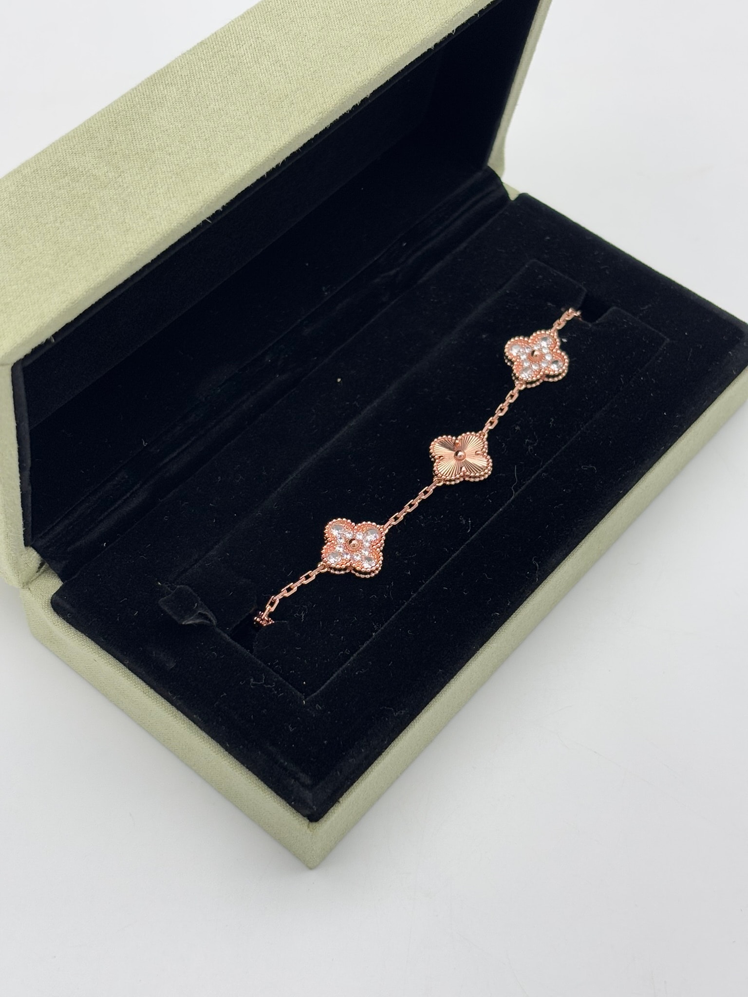 Rose Gold Pırlanta Taşlı İthal Bileklik