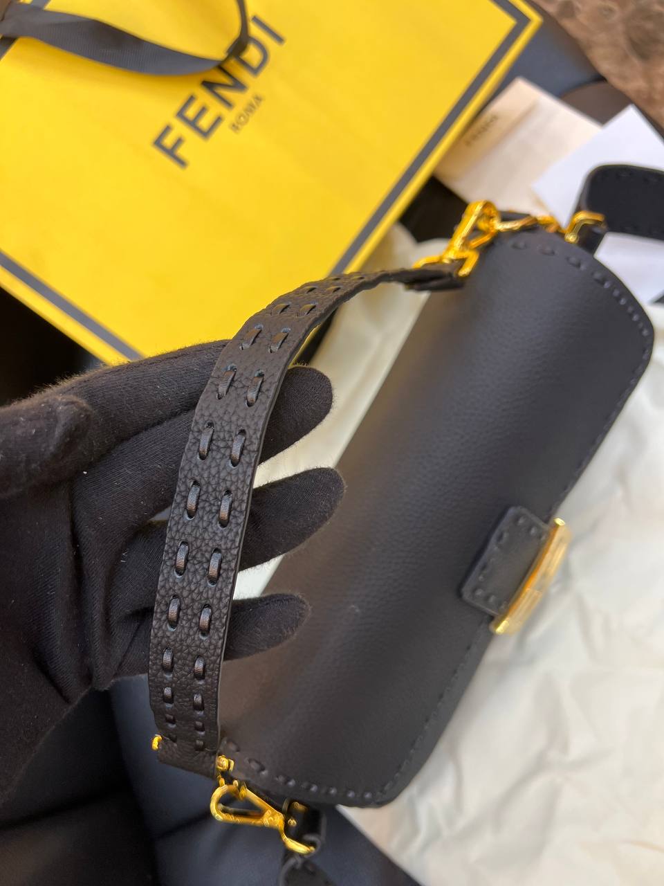 Logo Detaylı İthal Çanta