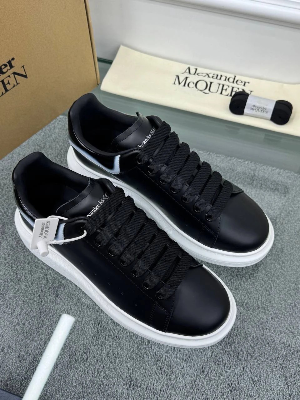 Oversize Siyah Deri Sneaker