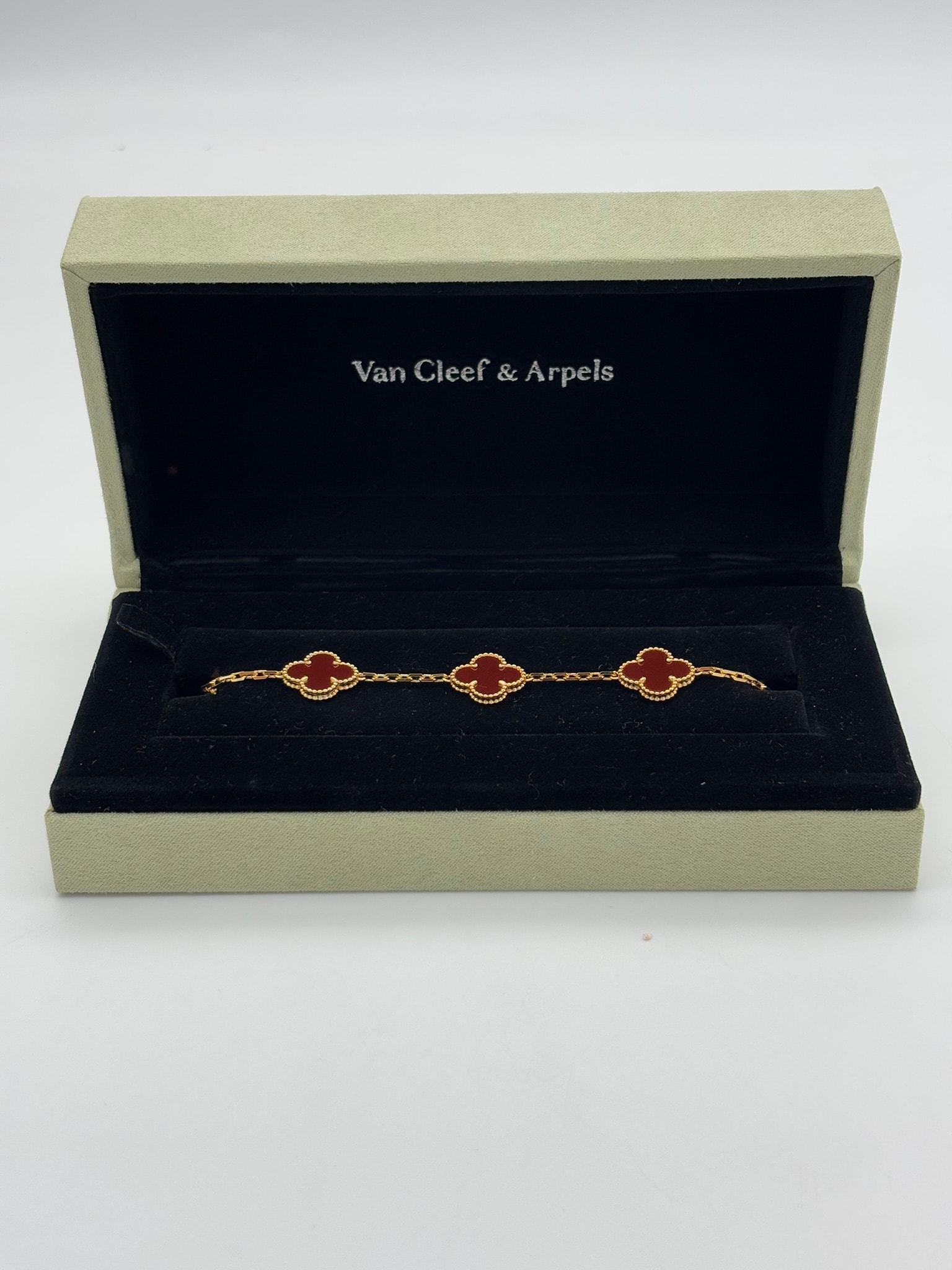 Gold Kırmızı Taşlı İthal Bileklik