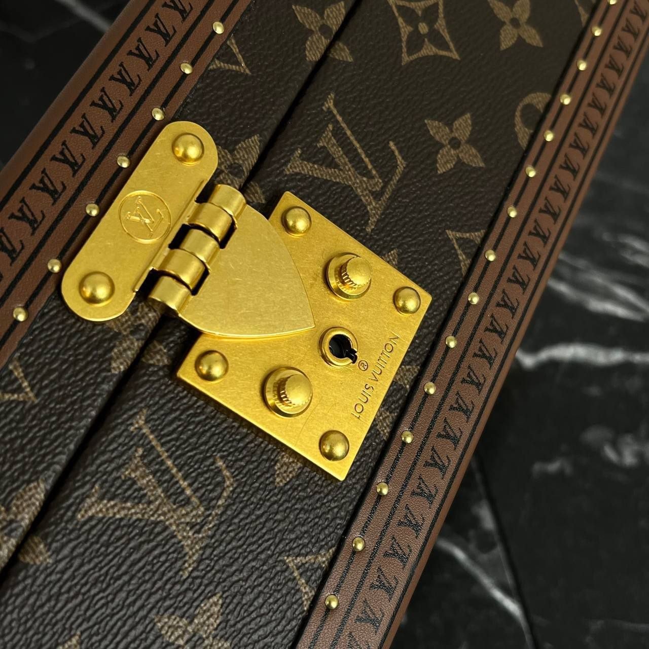 Logo Detaylı İthal Saat Kutusu