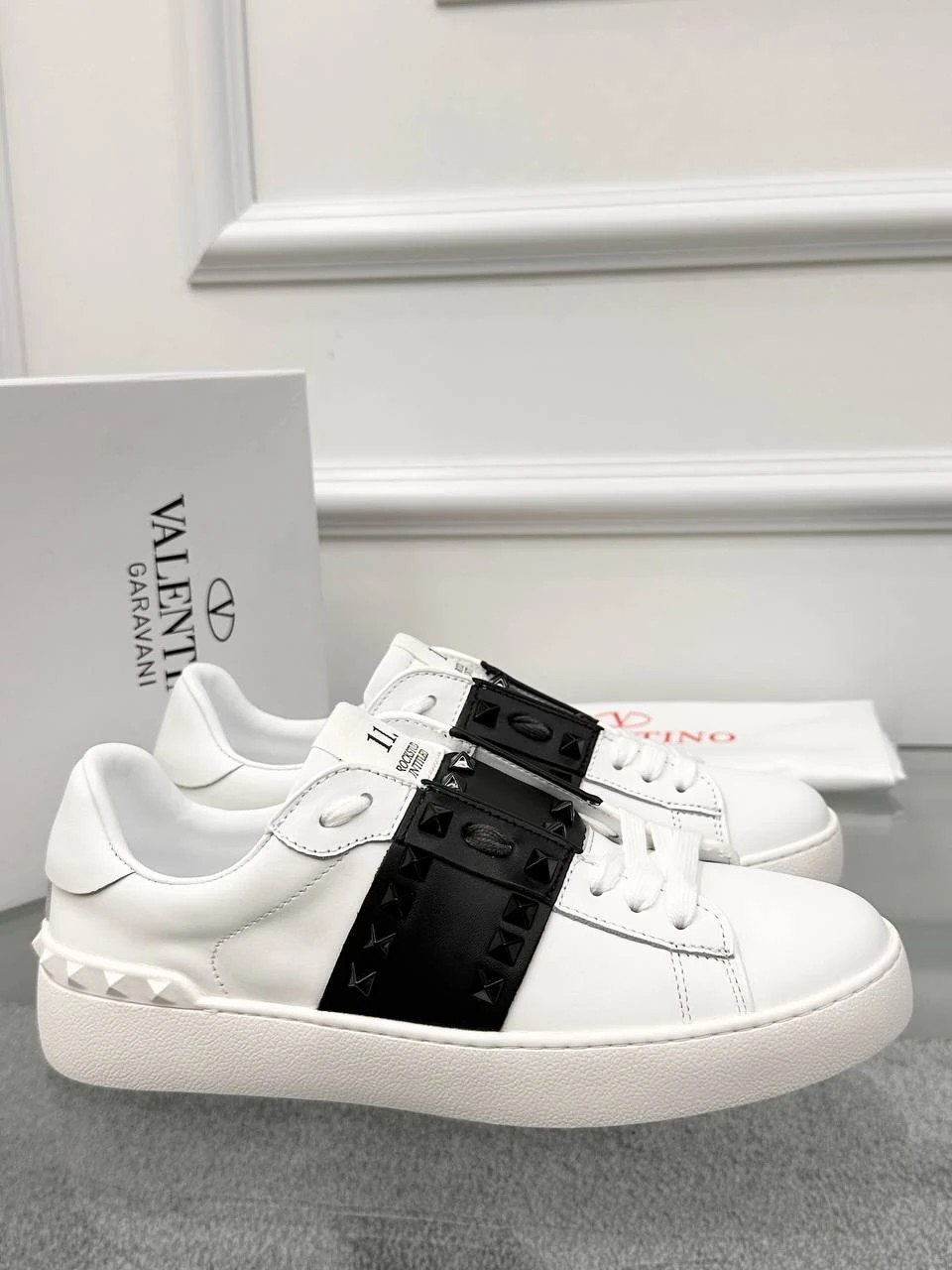 Taş Detaylı Beyaz Erkek Deri Sneaker