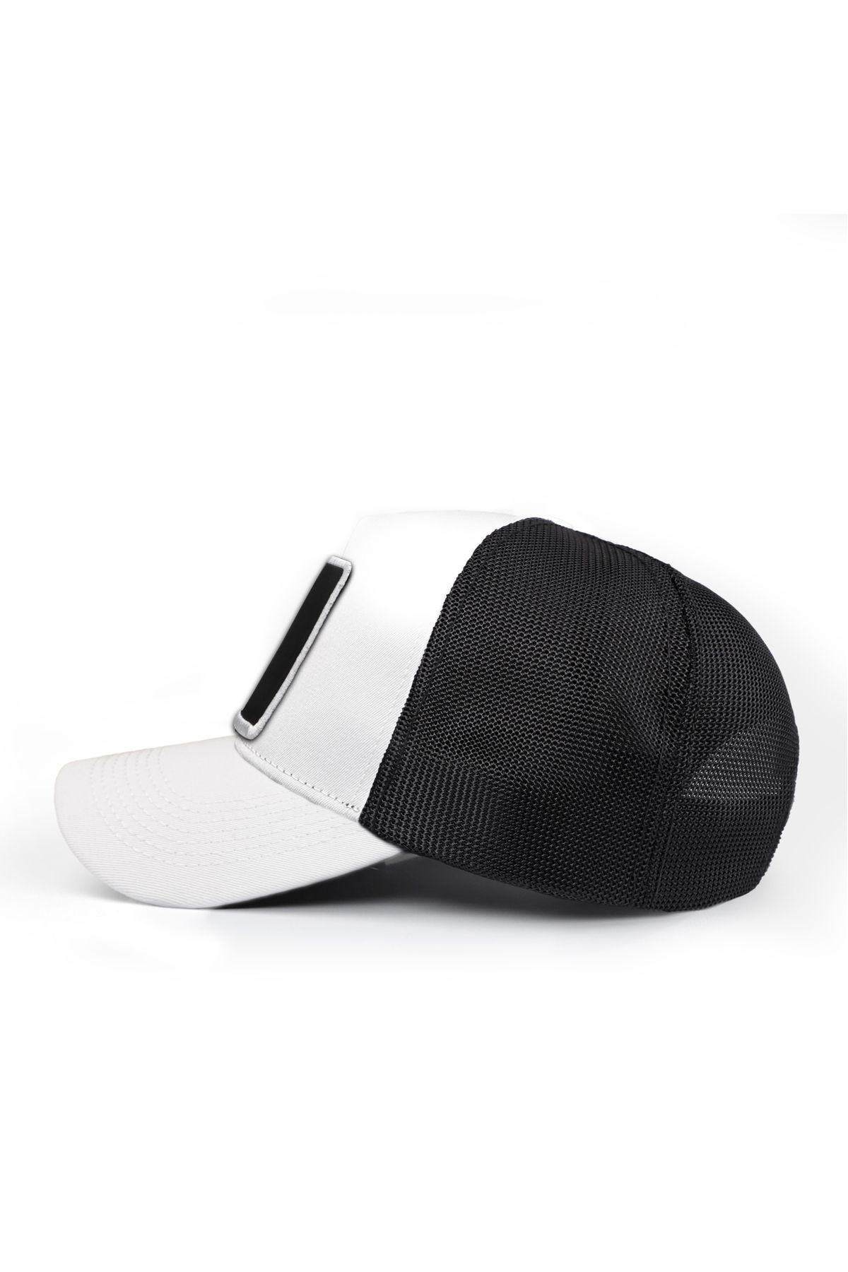 Balık Logolu Beyaz-Siyah Trucker Şapka