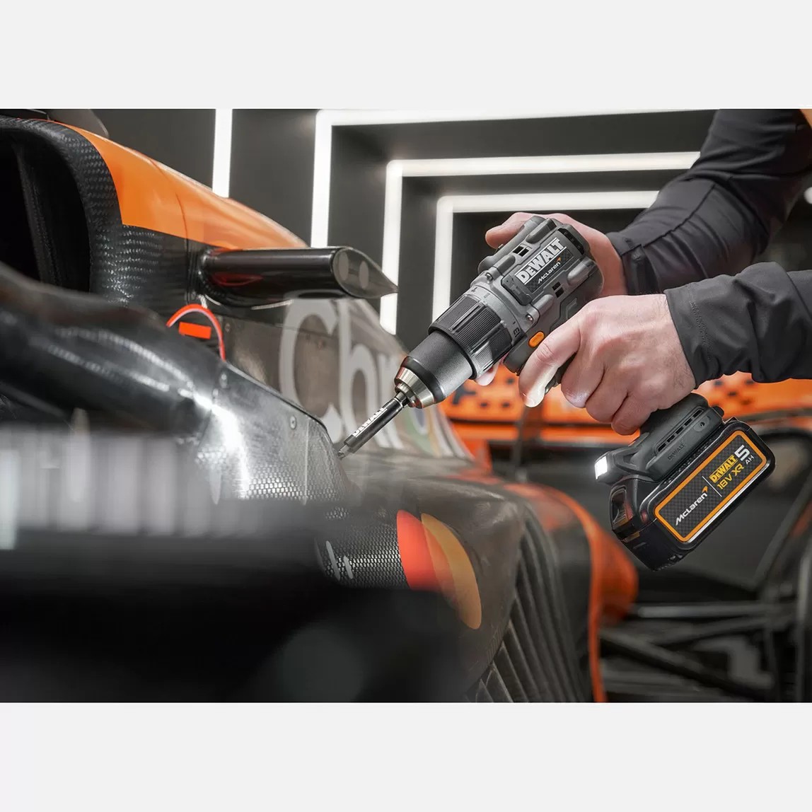 Dewalt DCK200MP2T-QW X Mclaren 18V XR 5.0 Ah. 2'li Akülü Vidalama Makine Seti