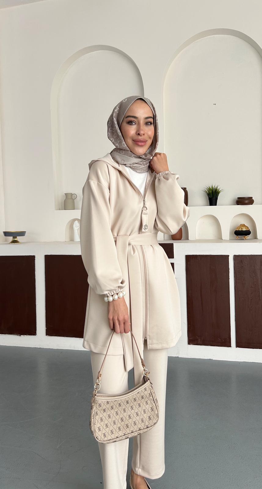 Scuba taş detaylı takım