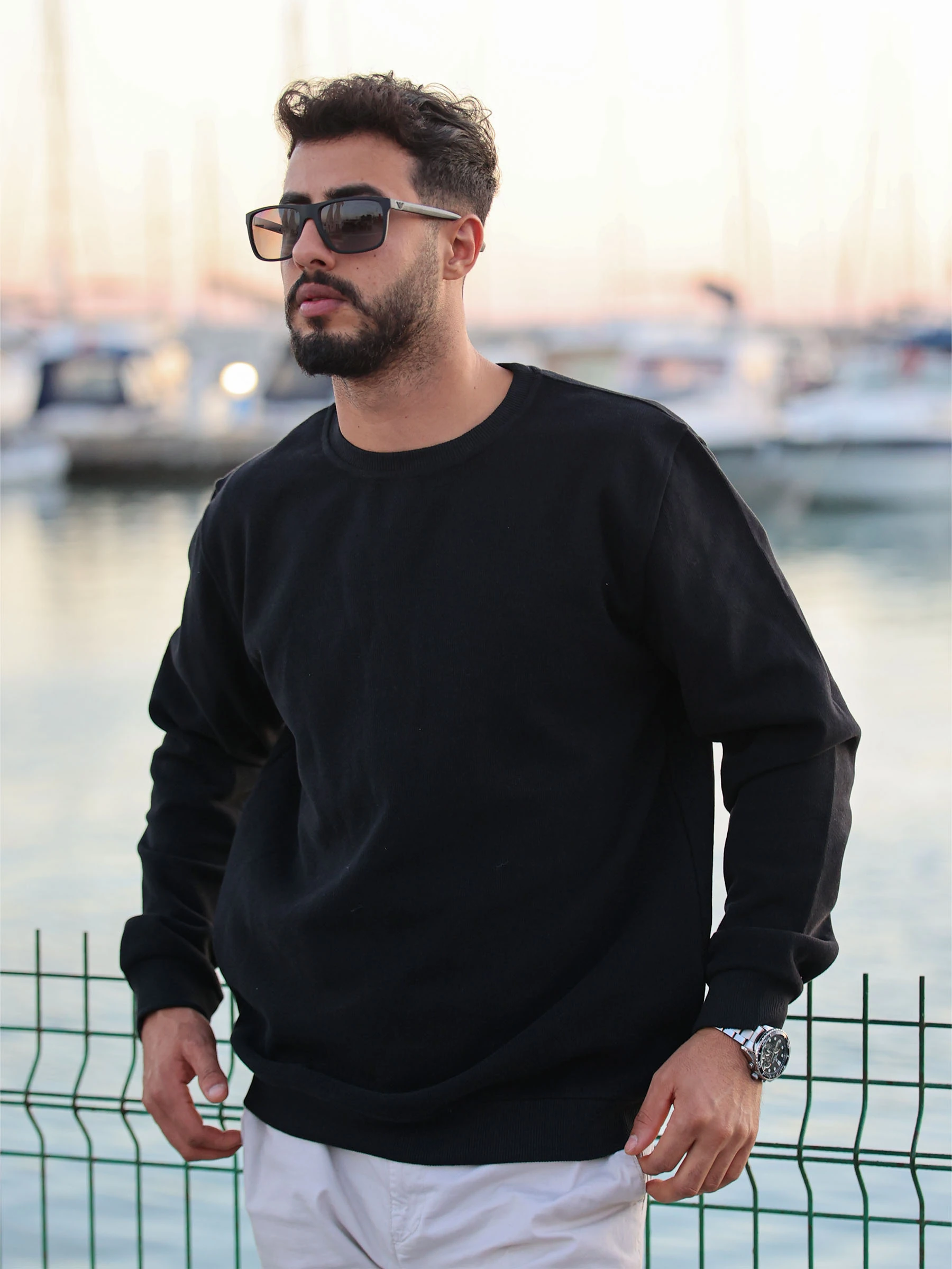 Siyah Selanik Kumaş Bisiklet Yaka Sweatshirt