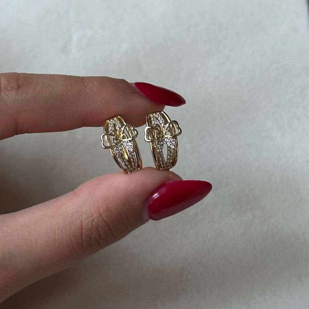 Kelebek İşlemeli Küpe