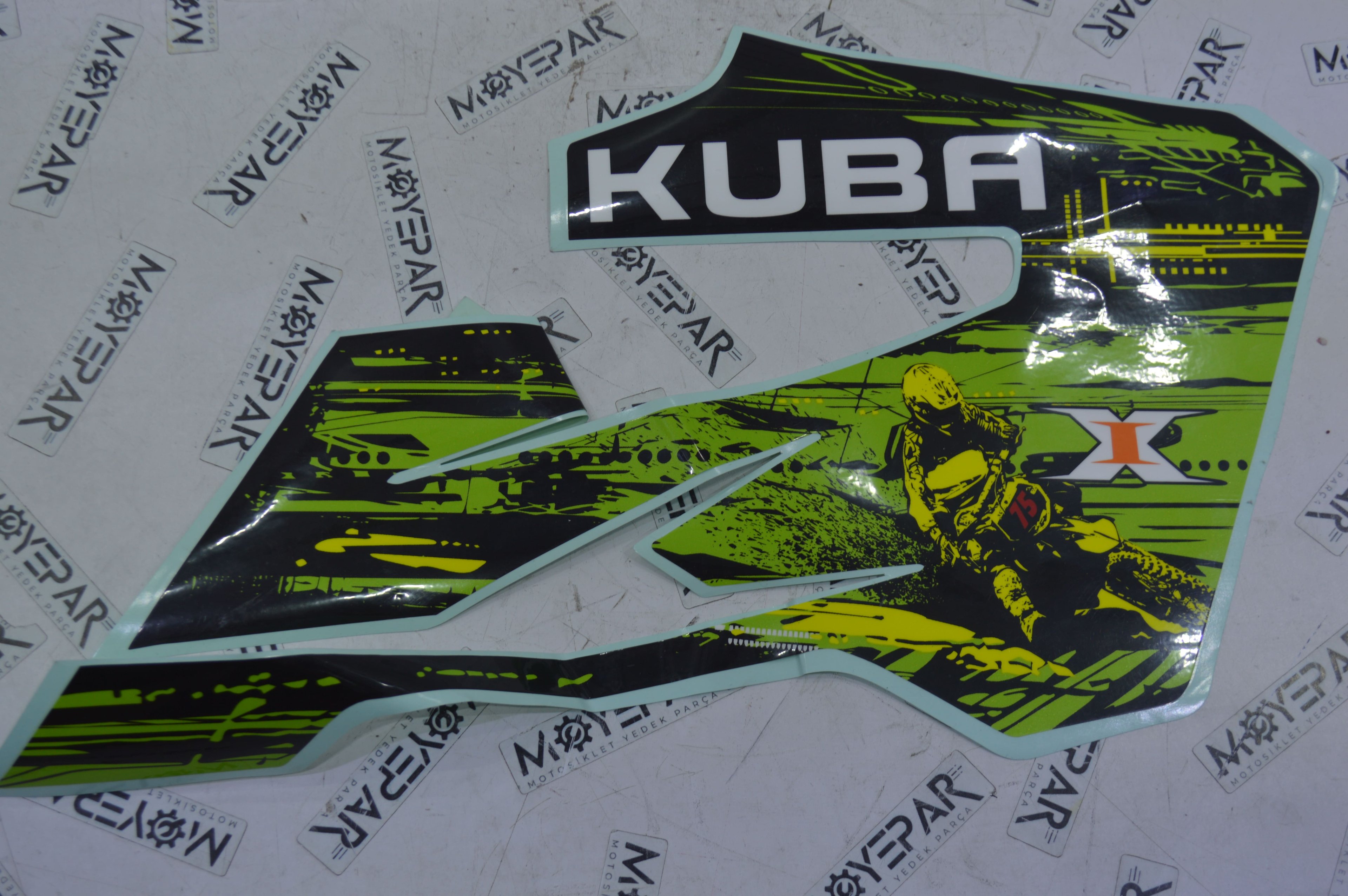 Kuba Black Cat Sol Dizlik Sticker