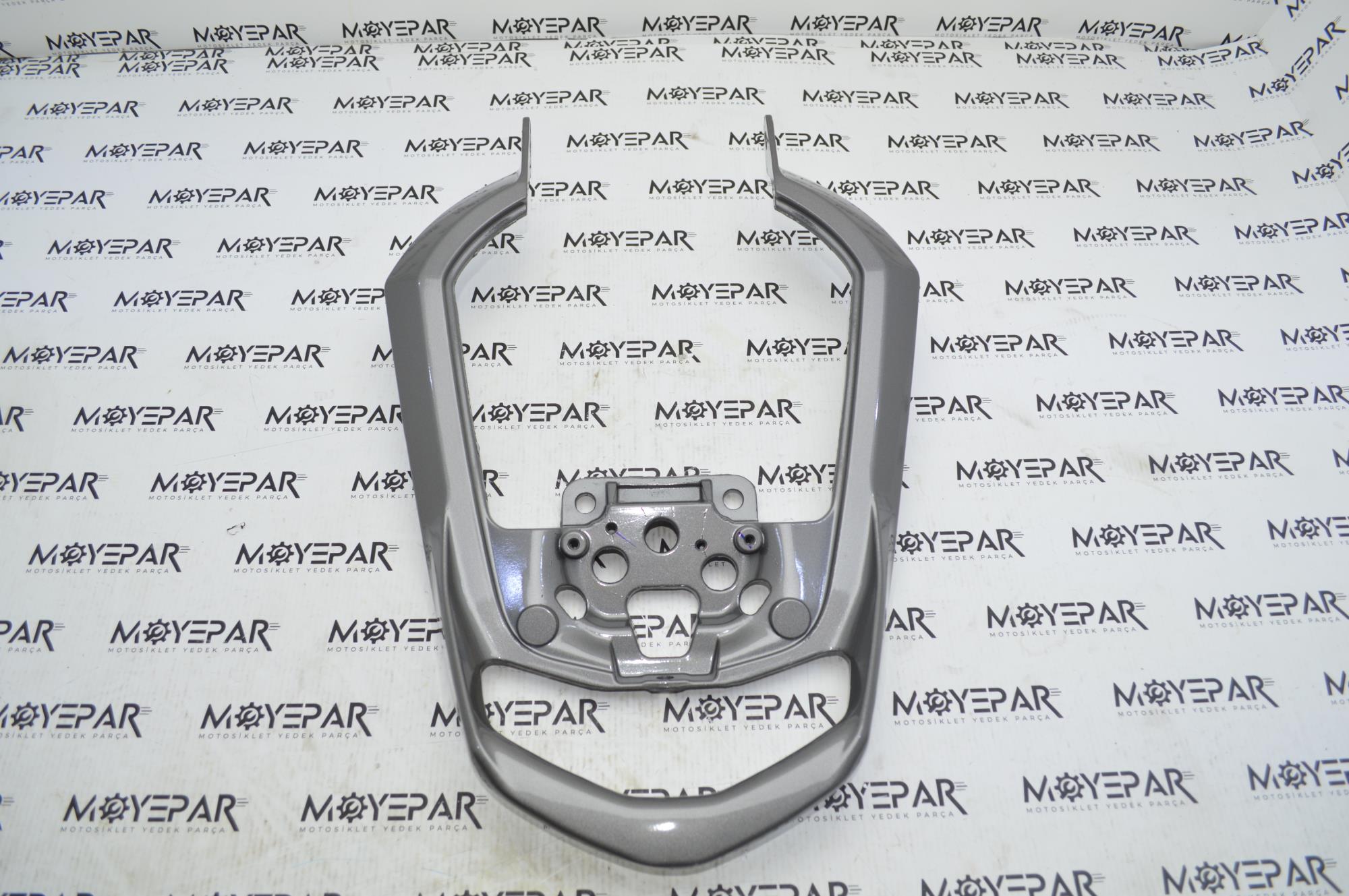 Y4TVS7004A0099 TVS RAİDER ARKA TUTAMAK DEMİRİ