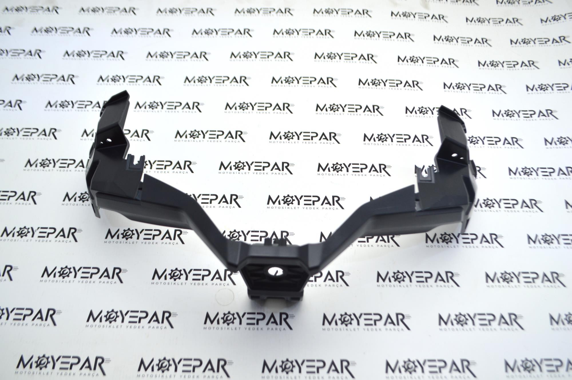 FRC 045 RKS FRECCİA 150 ÖN FAR ALT PLASTİK EKİ