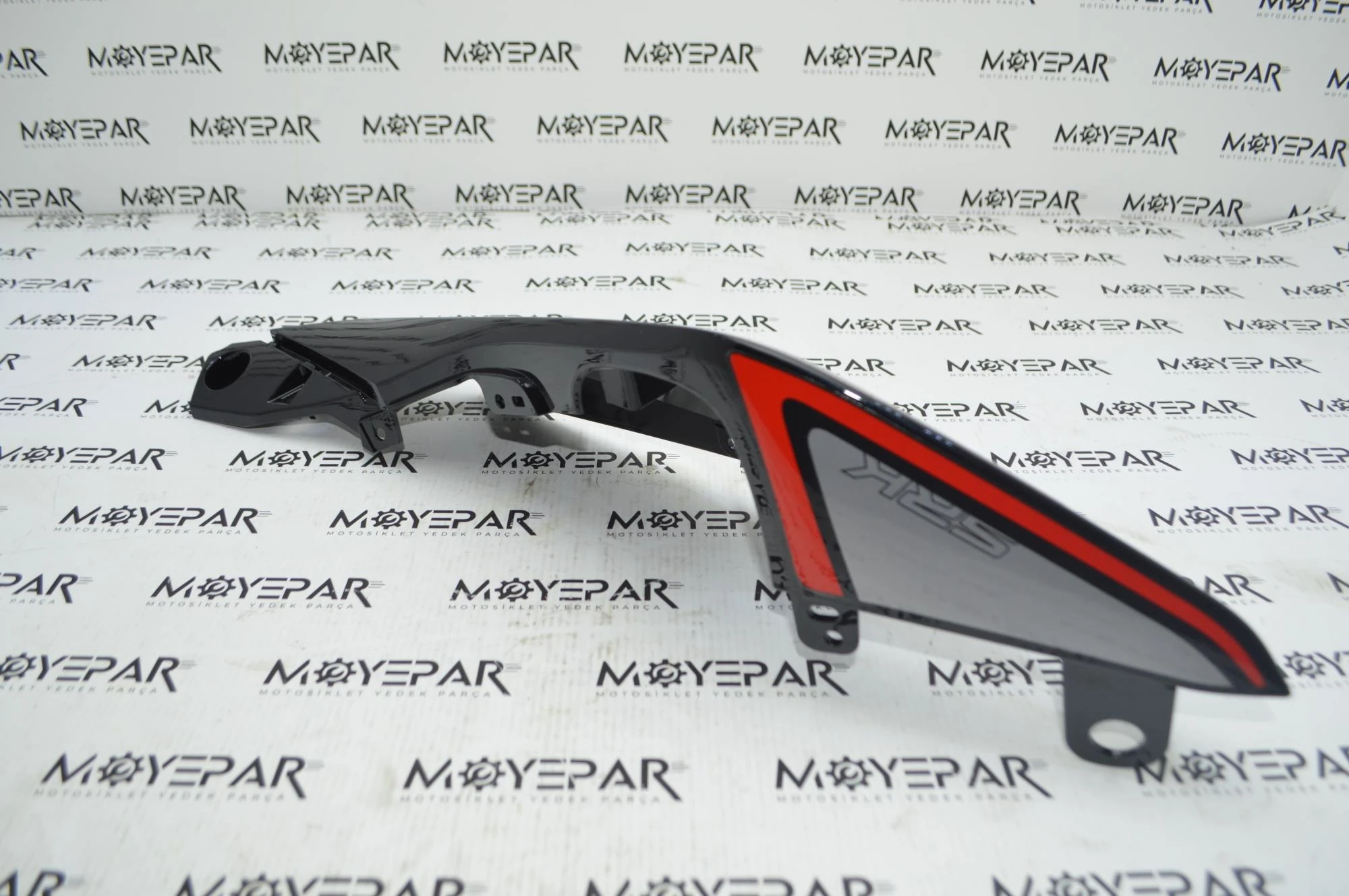 RK 53672 RKS SRK 125-R ARKA YAN PANEL SAĞ SİYAH