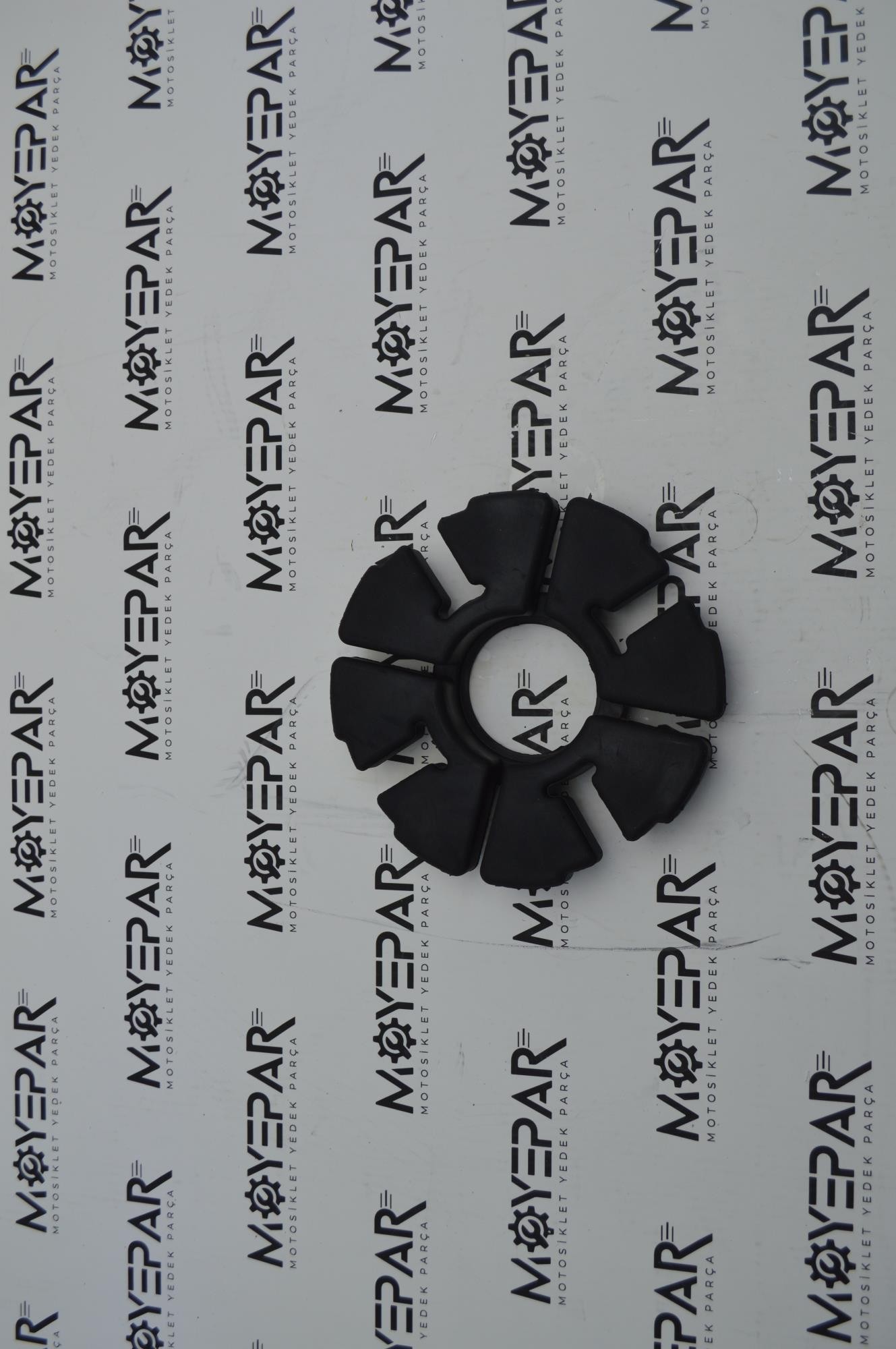 LST 04 RKS TİTANİK KAPLİN LASTİĞİ