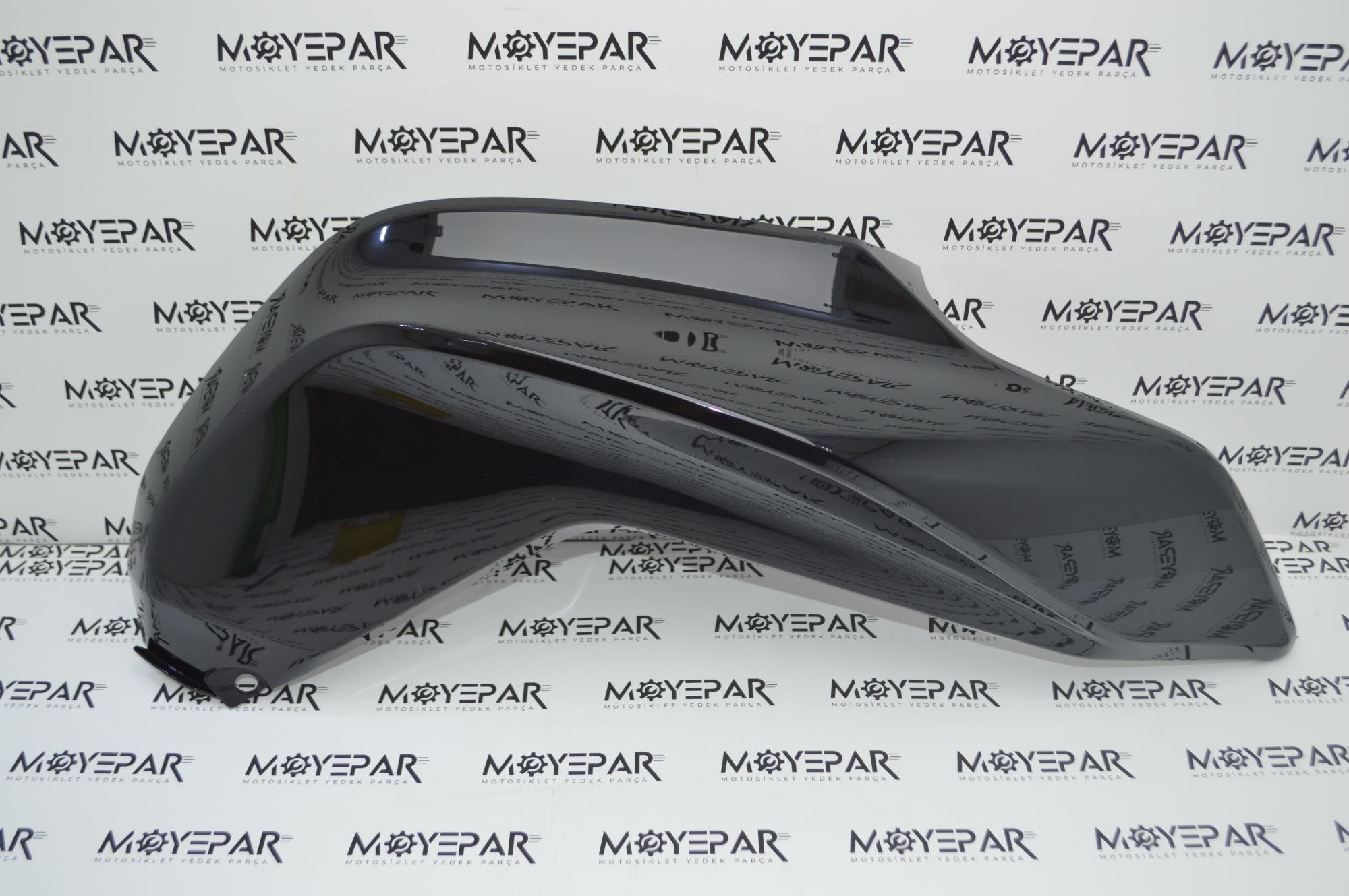 Y4CFM4012A0282 CF MOTO NK 250 BENZİN DEPO SAĞ PLASTİK KAPAK SİYAH