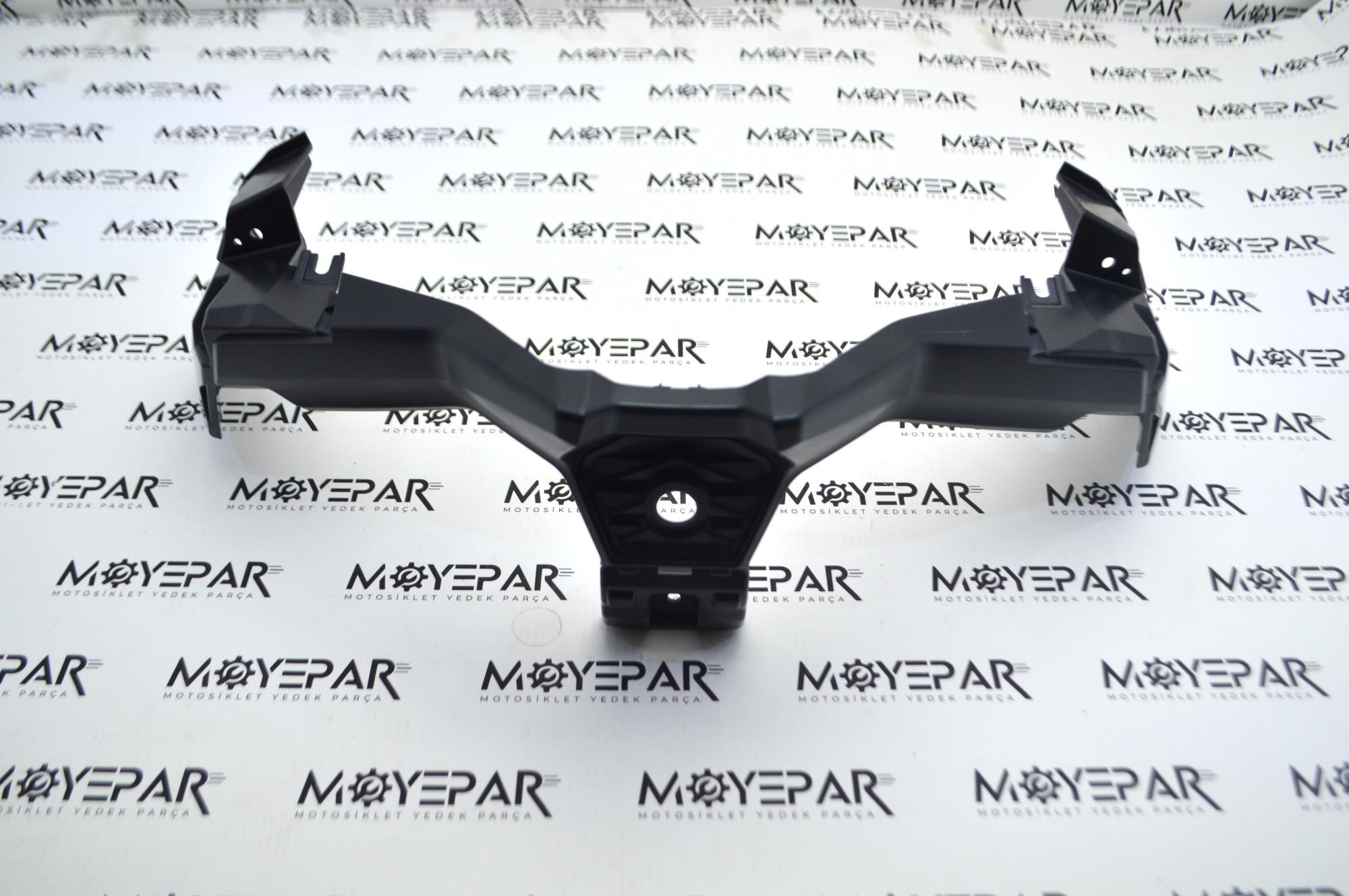 FRC 045 RKS FRECCİA 150 ÖN FAR ALT PLASTİK EKİ
