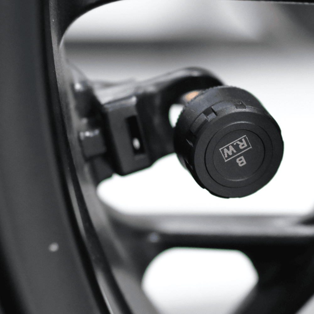 KNMASTER MOTOPLAY 1500-6.25 TPMS SENSÖRLÜ KABLOSUZ CARPLAY - ANDROİD AUTO DESTEKLİ MOTOSİKLET MULTİ MEDYA EKRANI