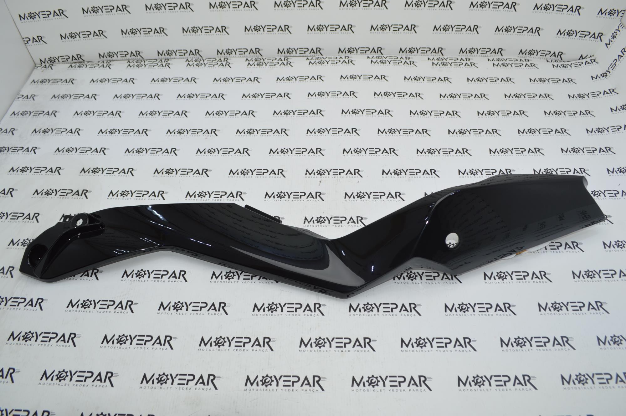 Y4CFM4033A0180 CF MOTO SR250 SELE ALTI YAN GRENAJ SOL PARLAK SİYAH