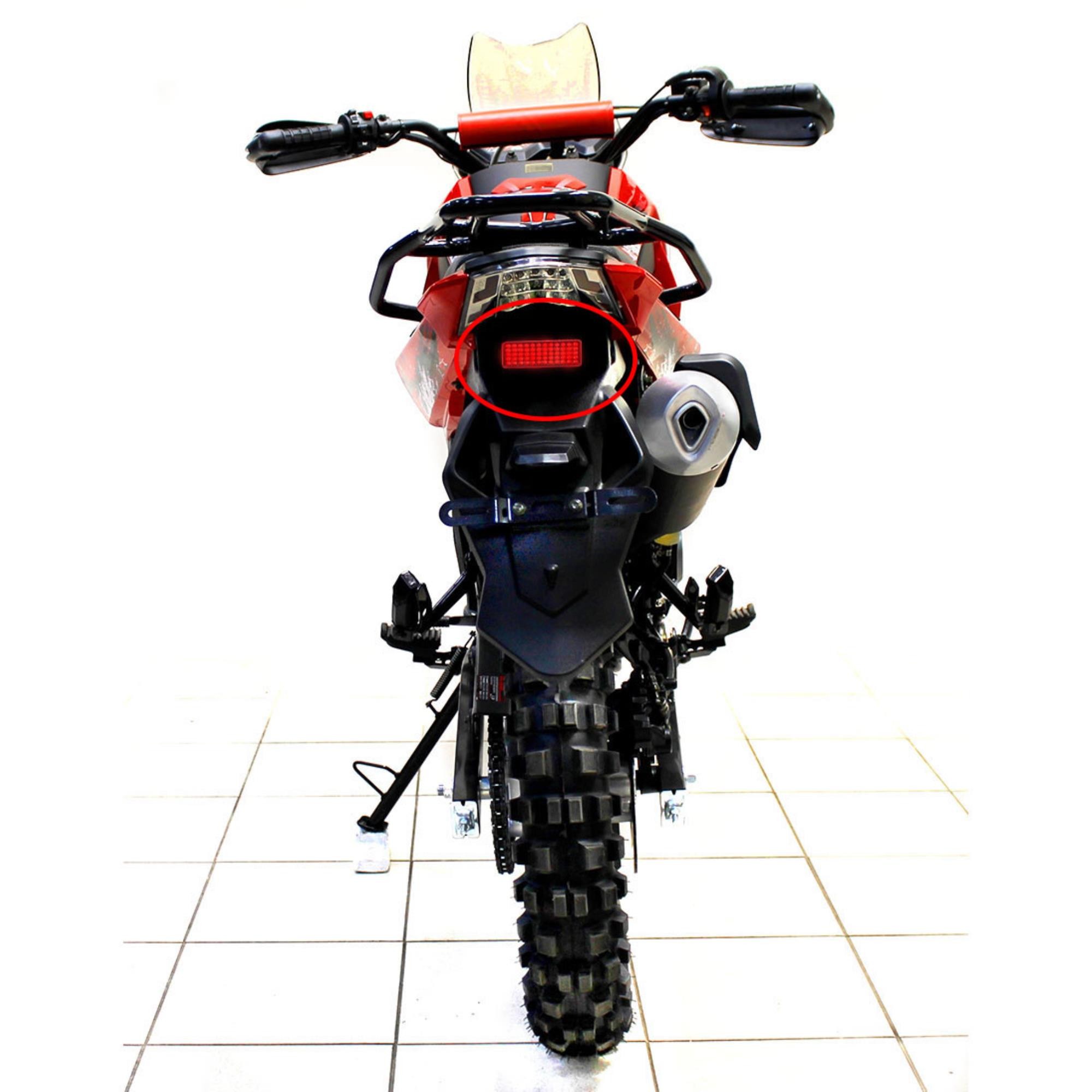 KNMASTER STOP-450 EVRENSEL DİKTÖRTGEN KIRMIZI LEDLİ MOTOSİKLET KEDİGÖZÜ