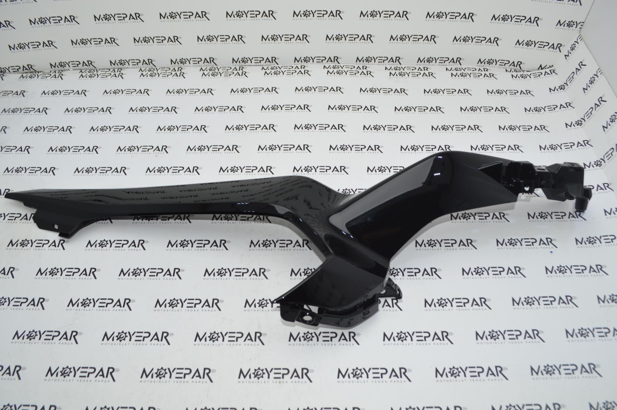 Y4CFM4046A0032 CF MOTO SR450 BENZİN DEPOSU SOL GRENAJ NEBULA SİYAH