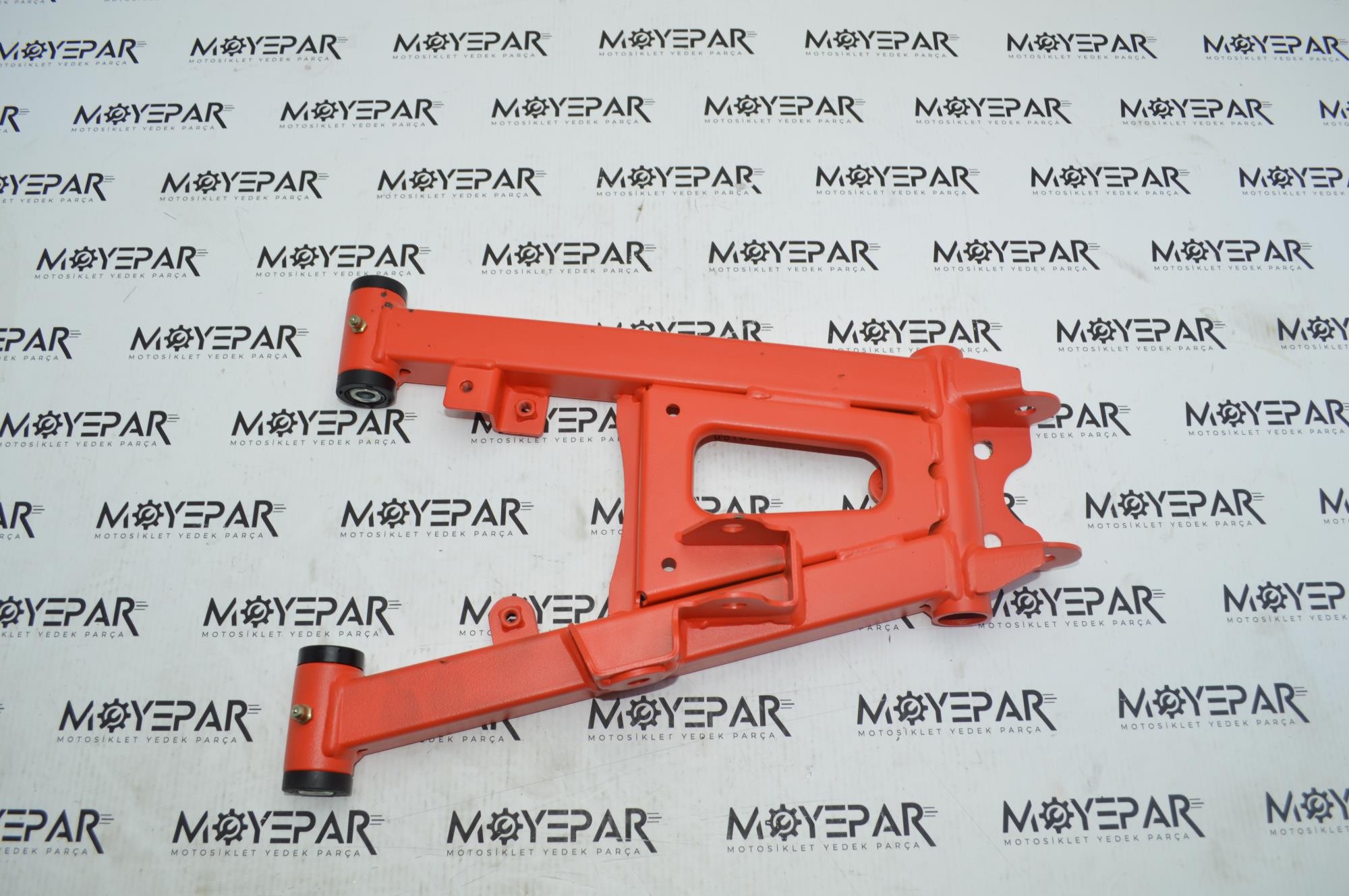 KM 78103 SEGWAY SNARLER570 ARKA ROT ÇATALI ALT SAĞ KIRMIZI