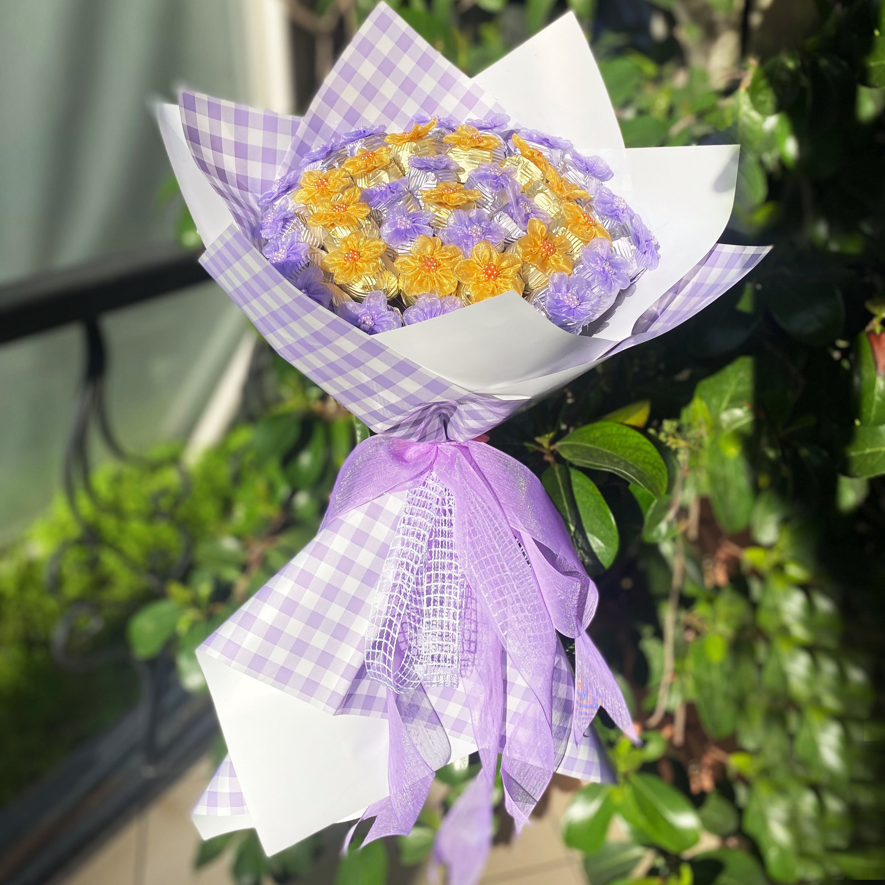 Çiçekli Kristal Çikolatalı Buket