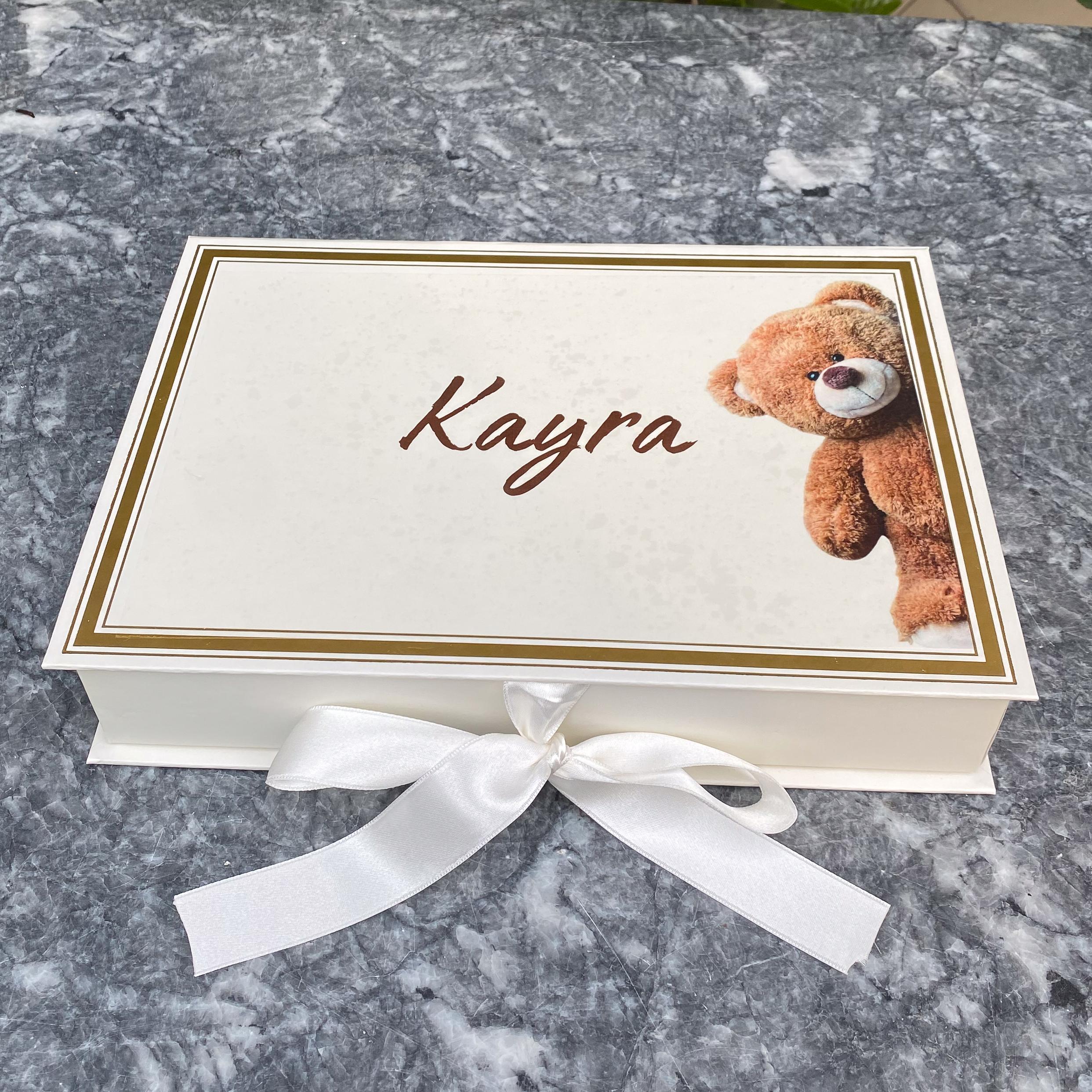 Kurdeleli Kutu / Madlen Sargılı / Erkek Bebek Çikolatası