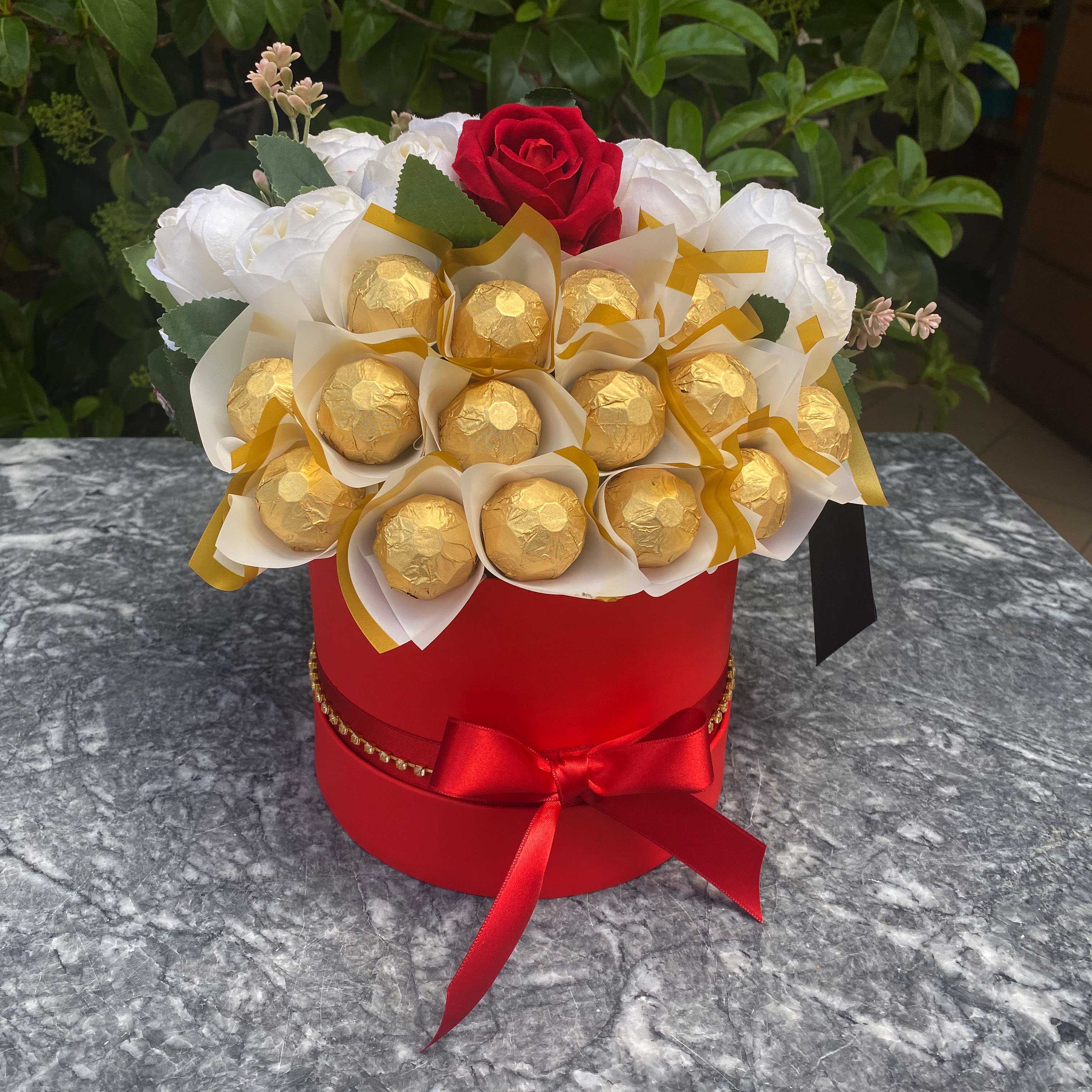 Kırmızı Silindir Kutu Çikolata